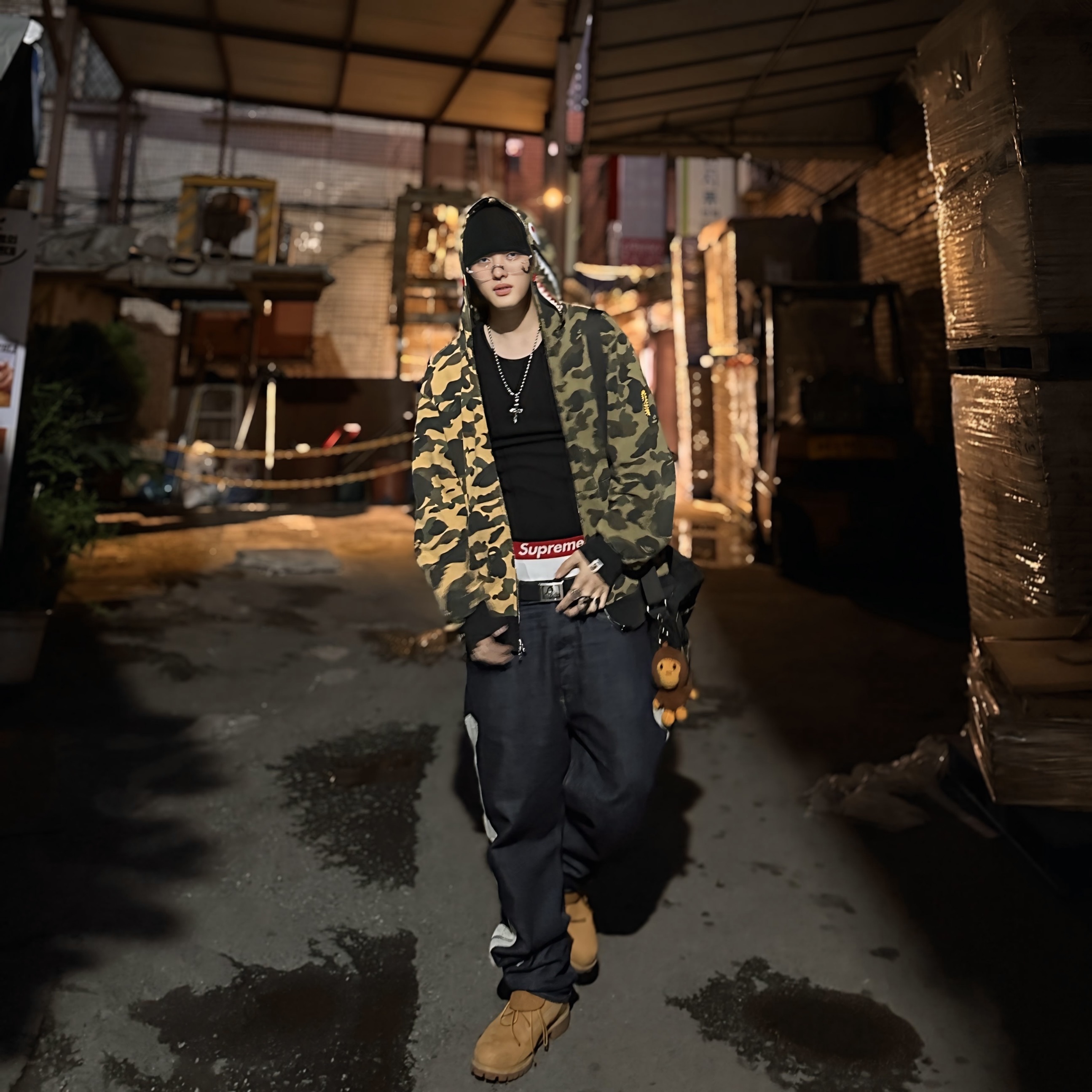 BAPE 1st Camo Shark Full Zip Hoodie Yellow, BAPE 1st Camo Shark Full Zip Hoodie Army Green 착용 스타일 - 2