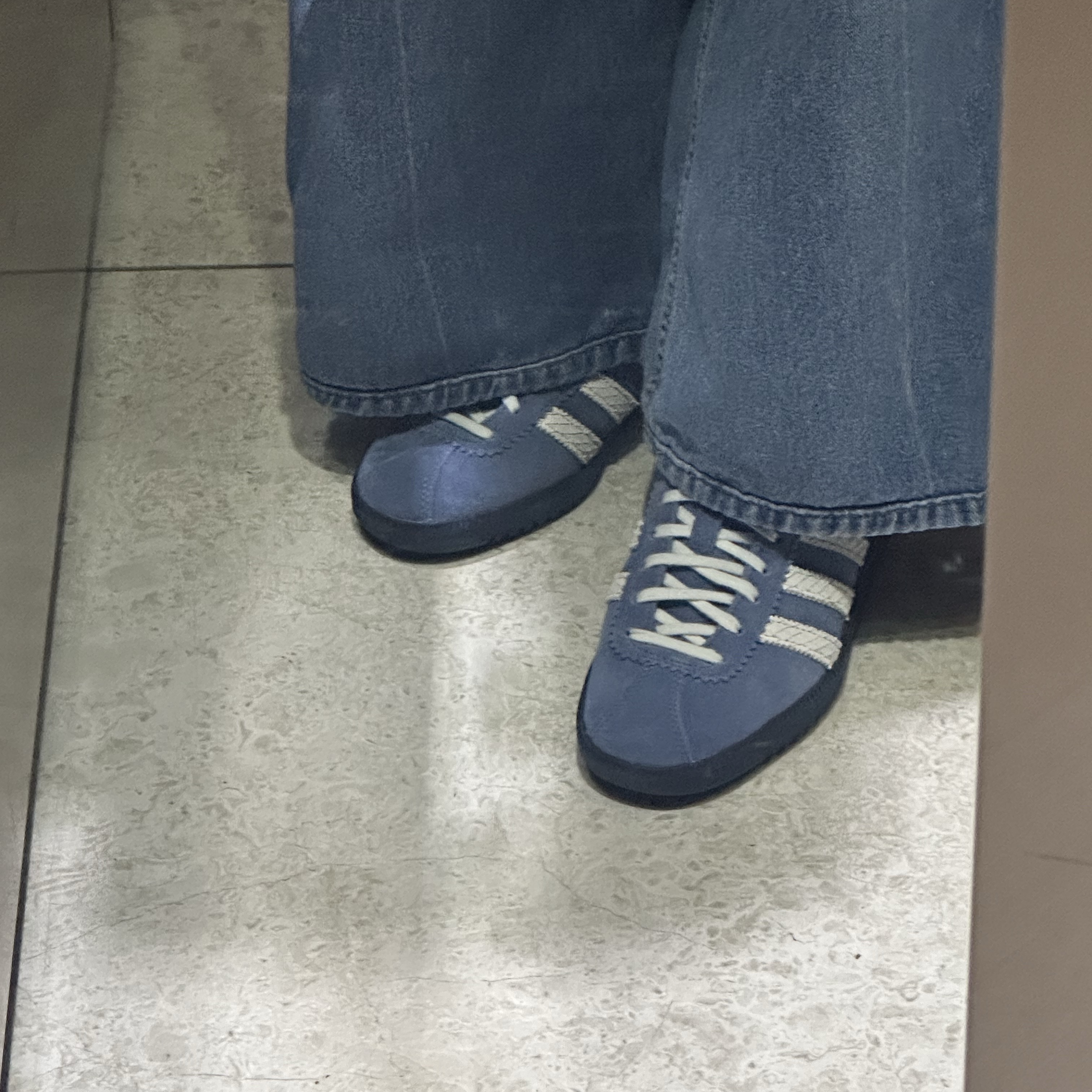 (W) Adidas Bermuda Night Indigo Preloved Ink 착용 스타일