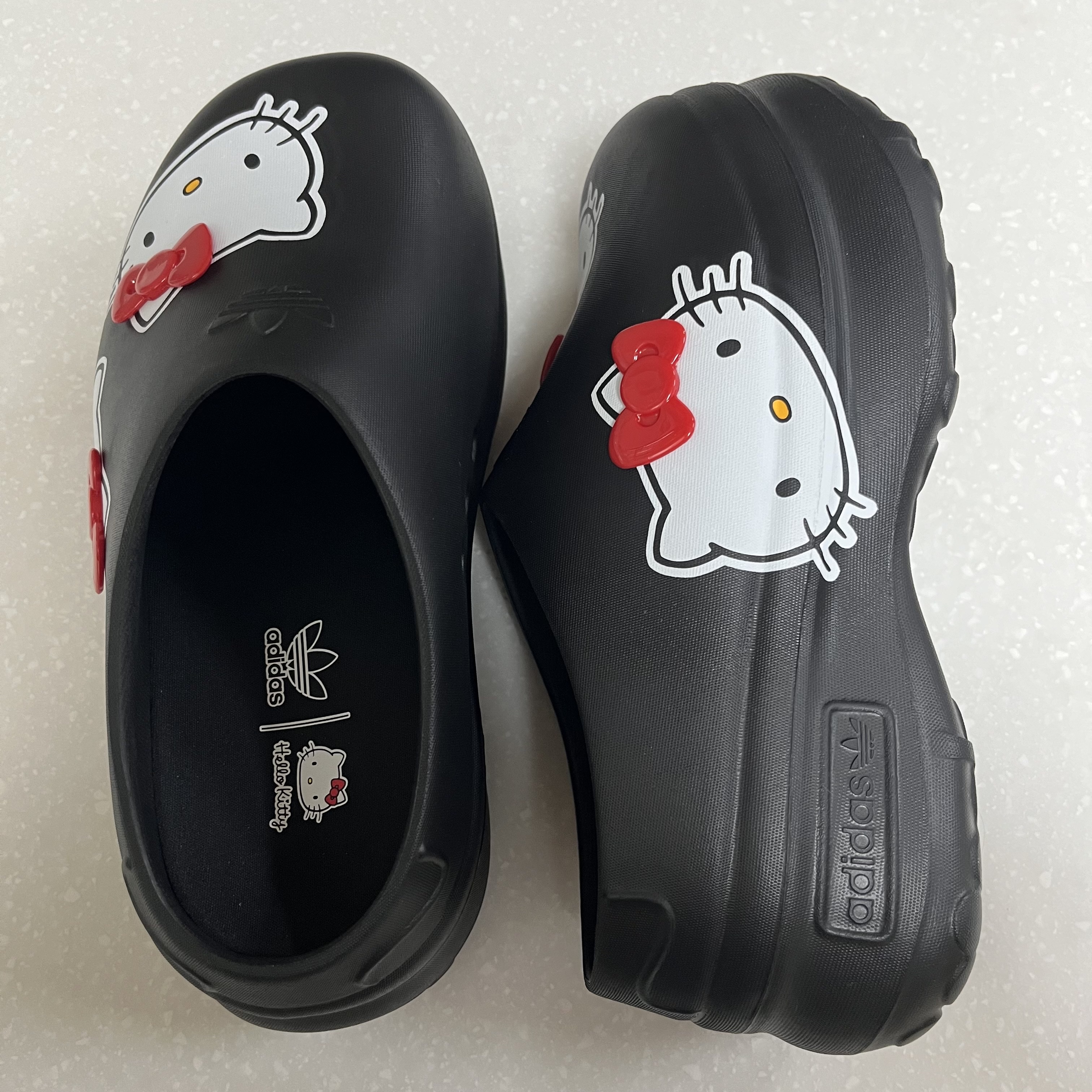 (W) Adidas x Hello Kitty Adifom Stan Smith Mules Core Black Red Cloud White 착용 스타일