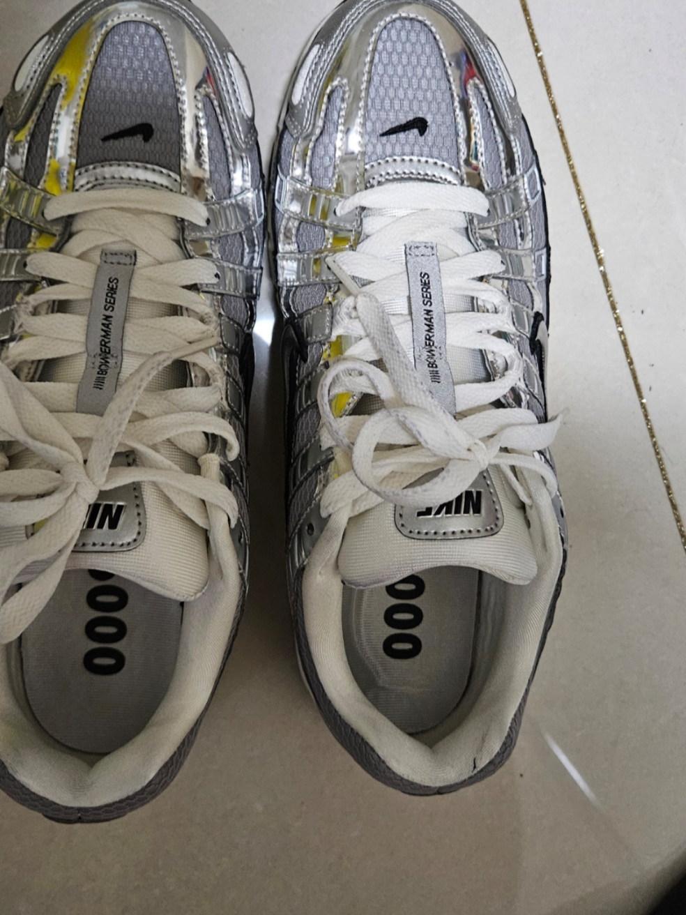 Nike P-6000 Metallic Silver 착용 스타일