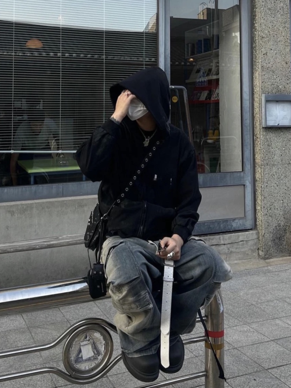 Stussy Basic Stussy Zip Hoodie Black 2023, Nonnod x Shinsegae Distressed Zip-Up Hoodie Washed Black 착용 스타일 - 10