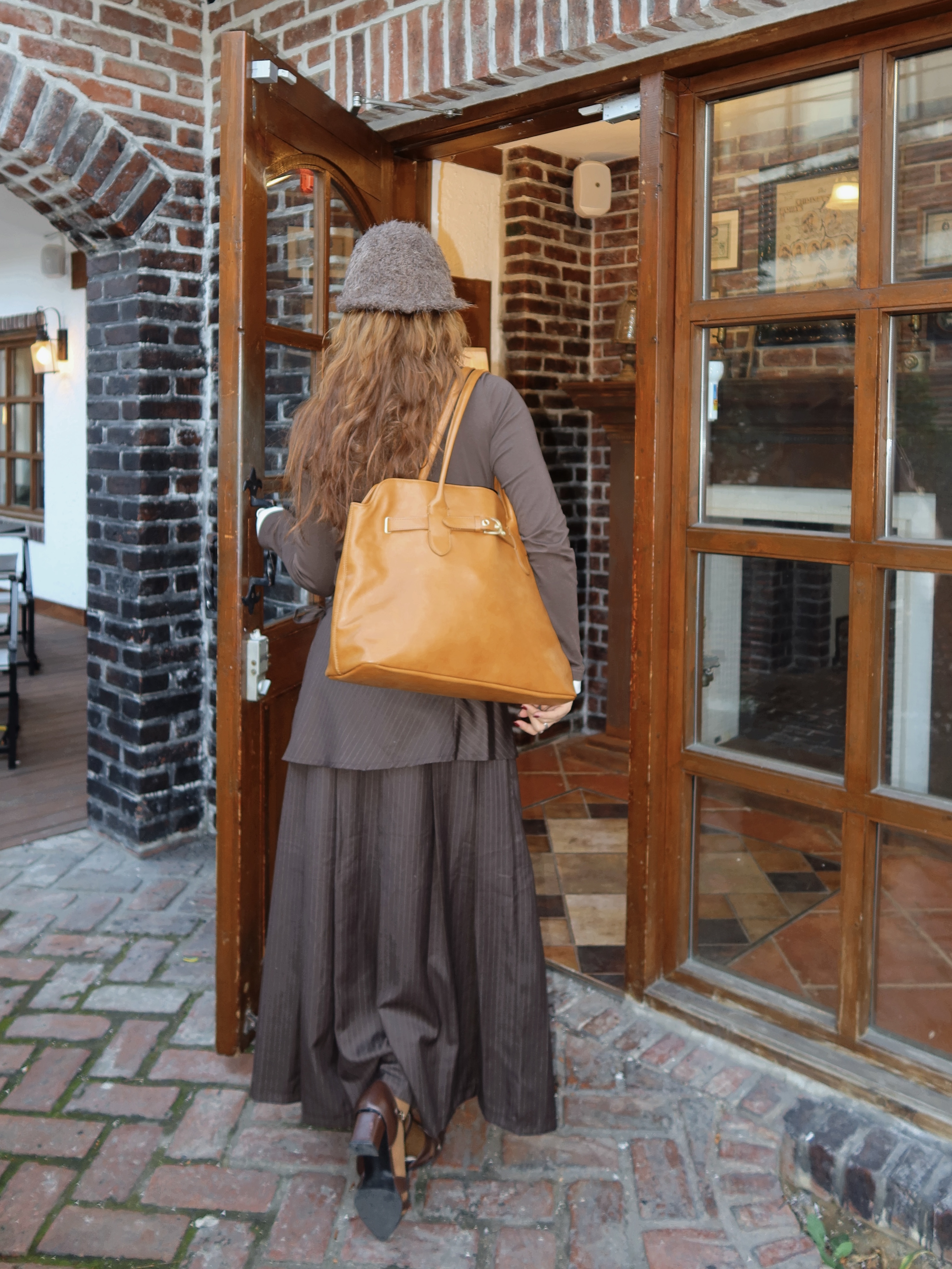Anoetic Classic Belt Shopper Bag Caramel, (W) Miu Miu Regard Sunglasses Blue Lenses Honey Tortoiseshell Acetate Standard fit 착용 스타일 - 4