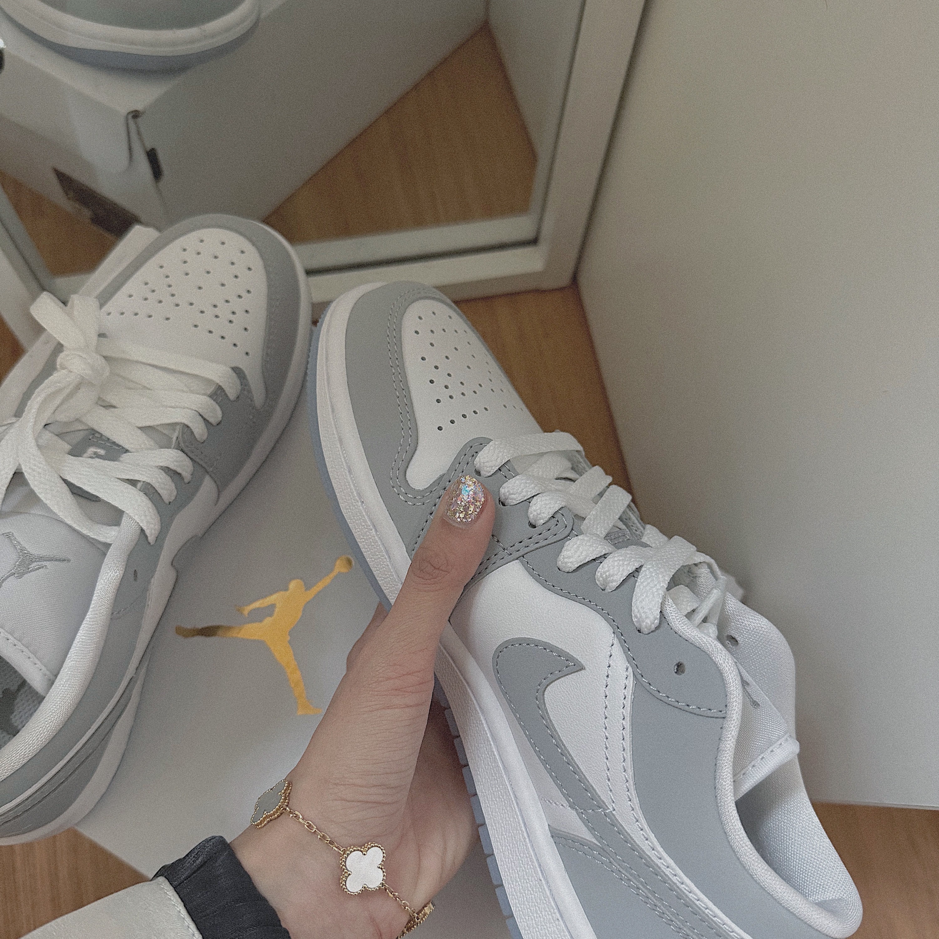 (W) Jordan 1 Low White Wolf Grey 착용 스타일