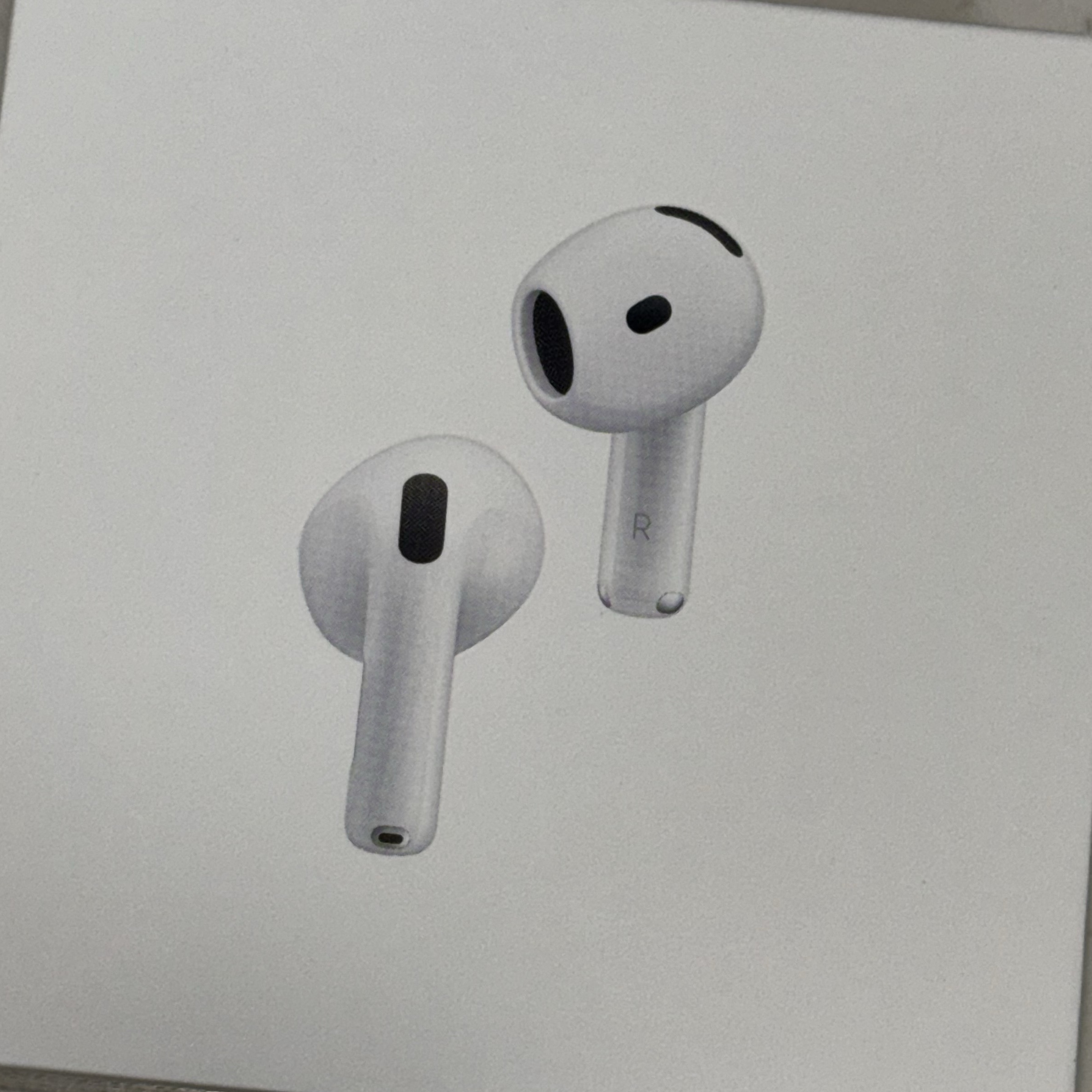 Apple AirPods 4th Gen with Active Noise Cancellation (Korean Ver.) 착용 스타일