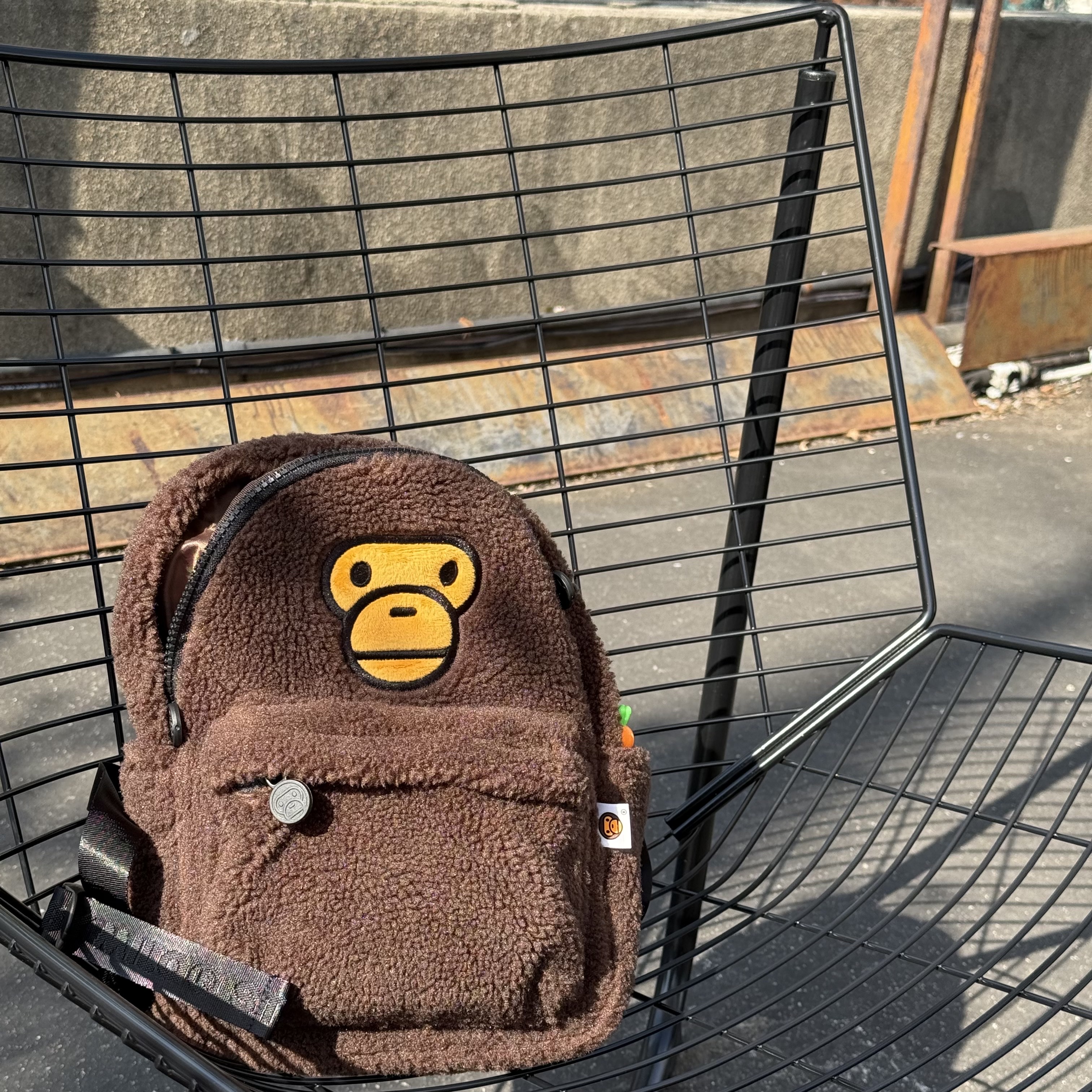 BAPE Baby Milo Mini Fur Backpack Brown 착용 스타일