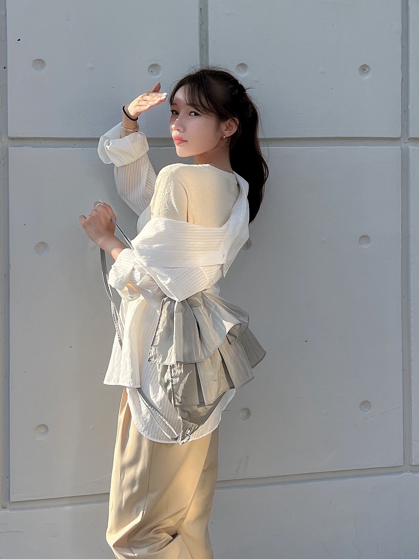 Athe Vanessabruno Prill Backpack And Shoulder Bag Gray 착용 스타일 - 1