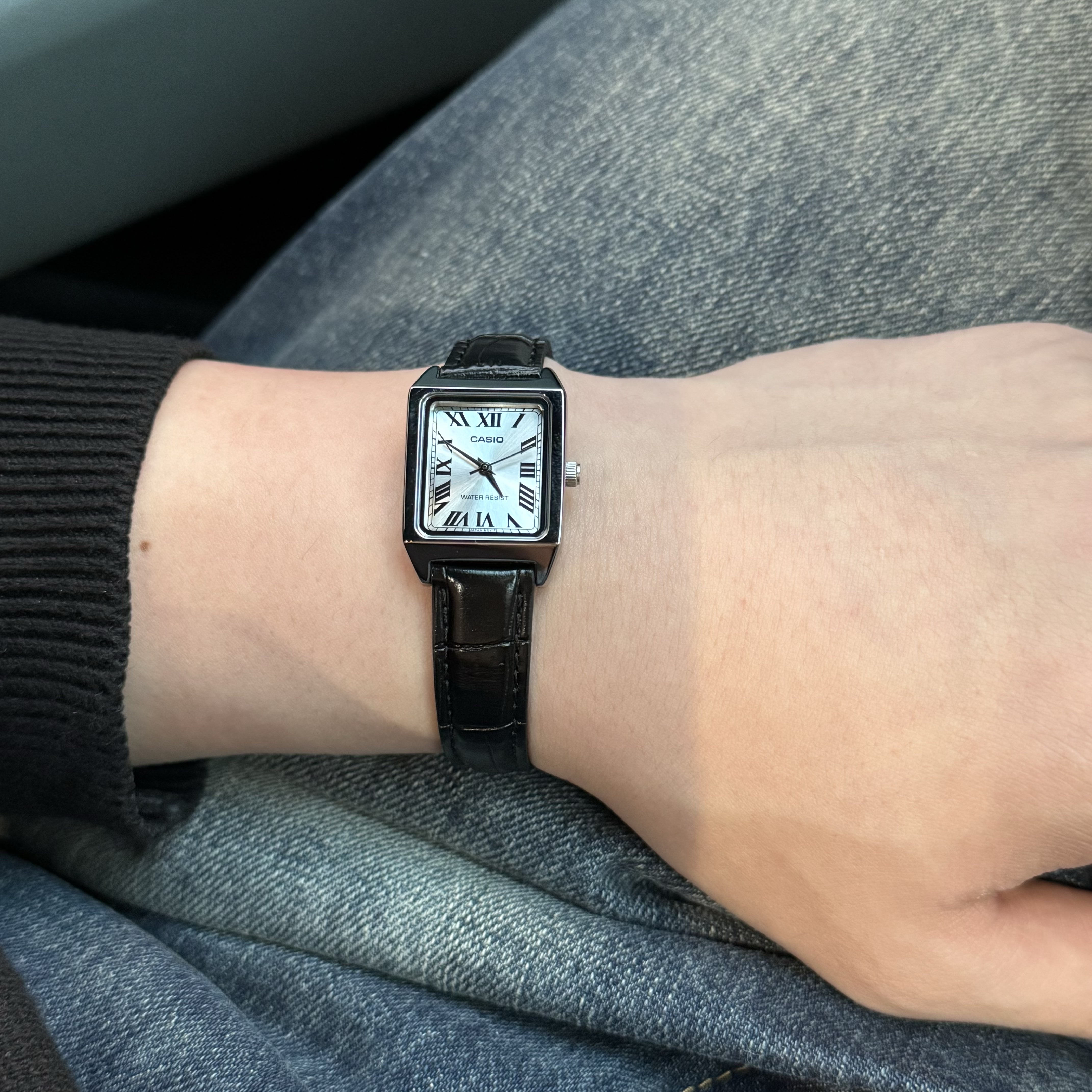 Casio LTP-V007L-7B1 착용 스타일
