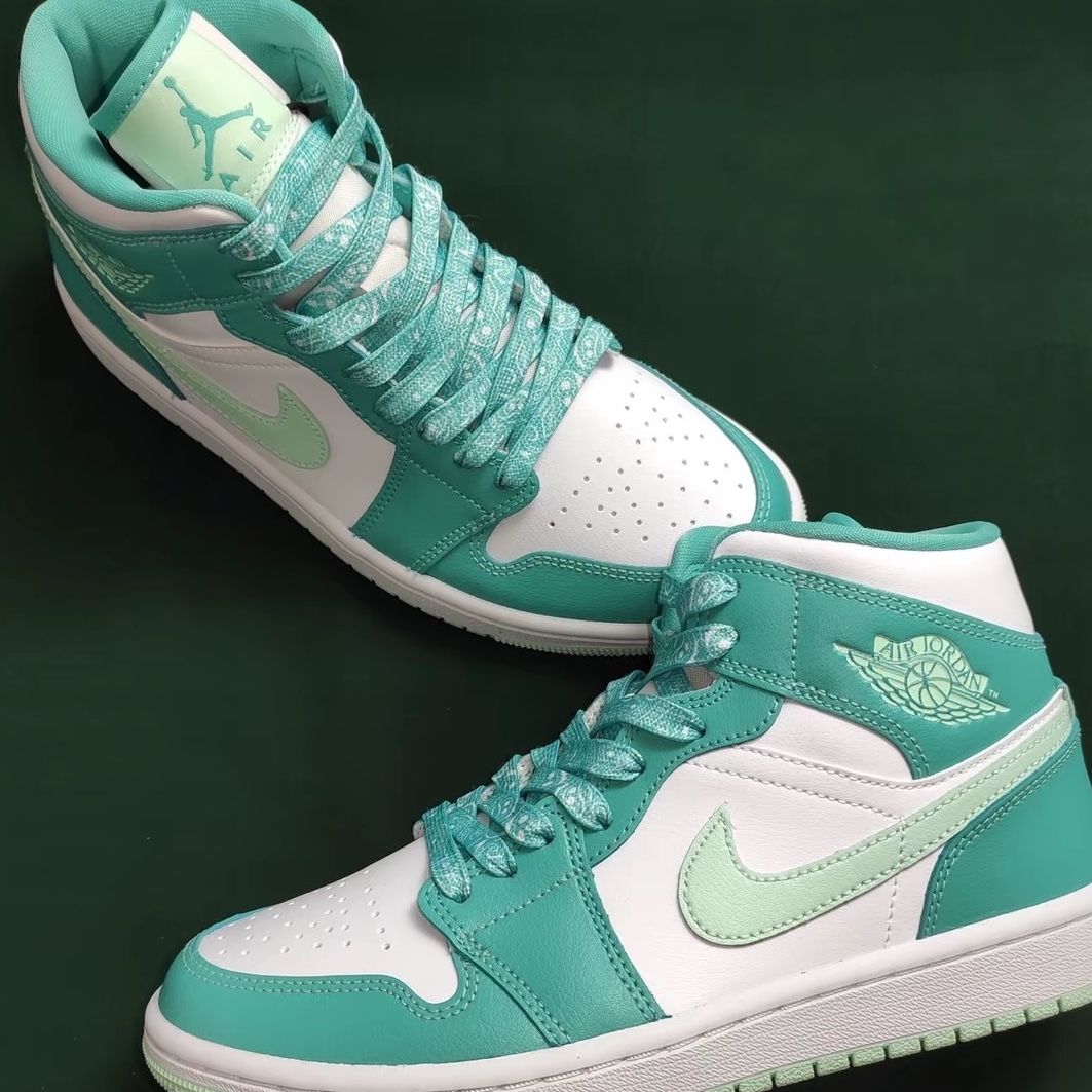 (W) Jordan 1 Mid Washed Teal Mint Foam 착용 스타일 - 3