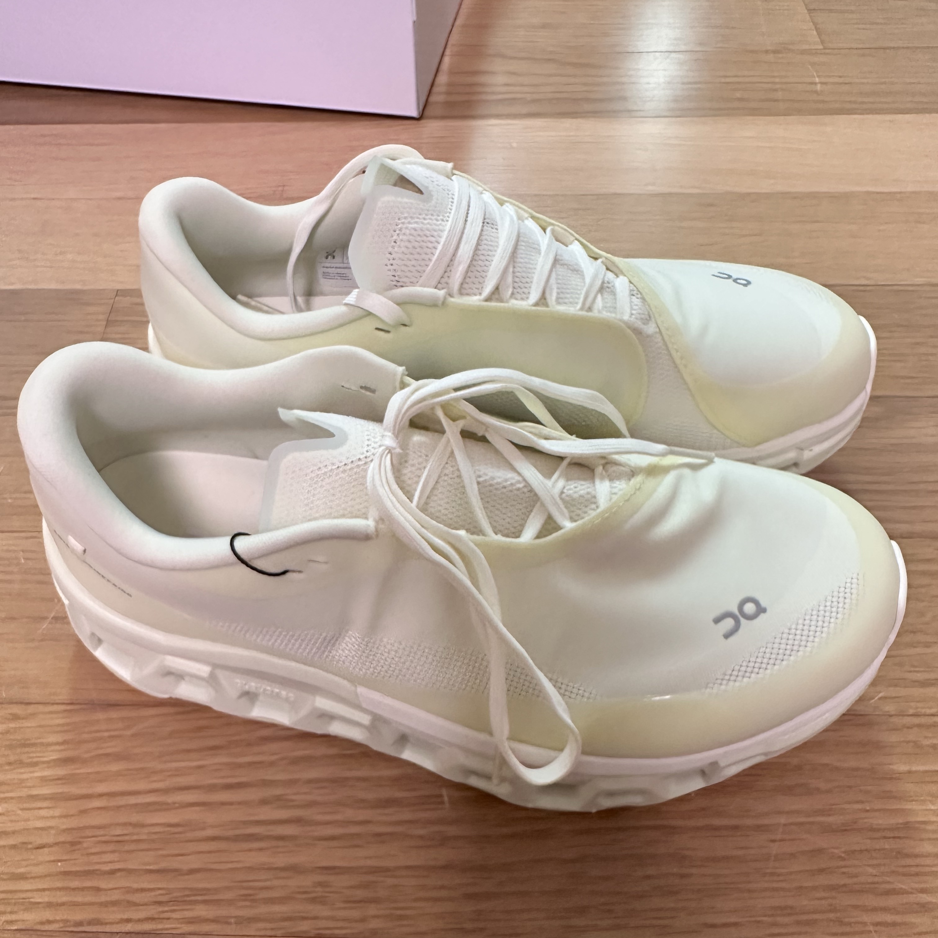 On Running x Post Archive Faction (Paf) Cloudmonster 2 Seedling White 착용 스타일 - 1