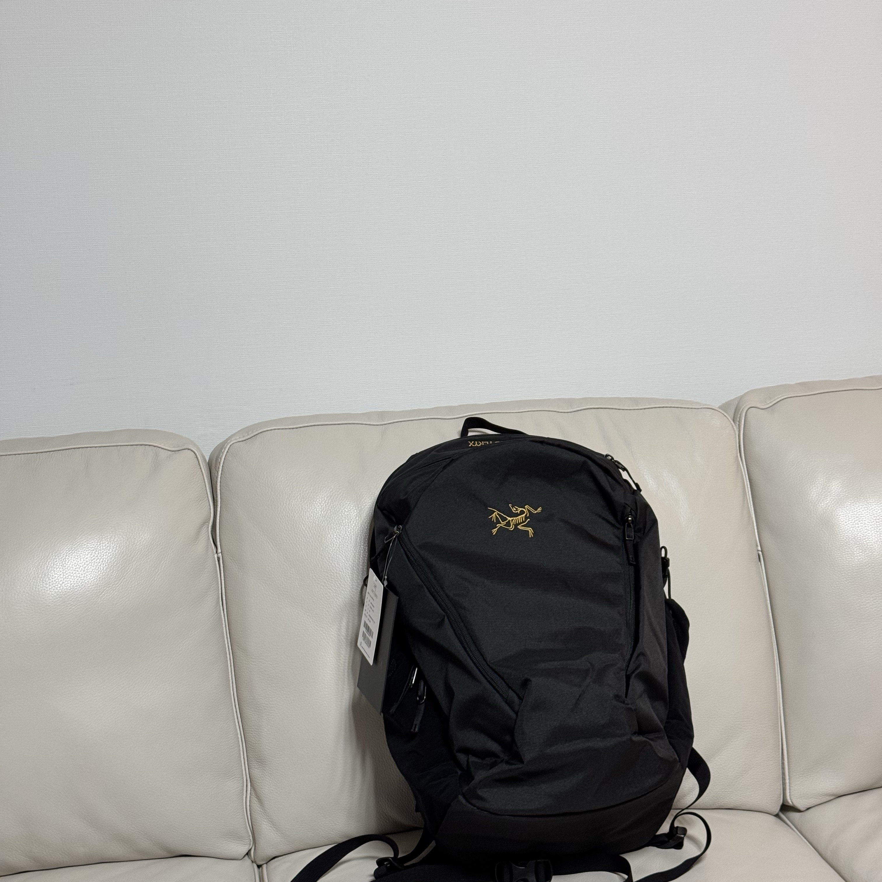 Arc'teryx Mantis 26 Backpack Black 착용 스타일 - 1