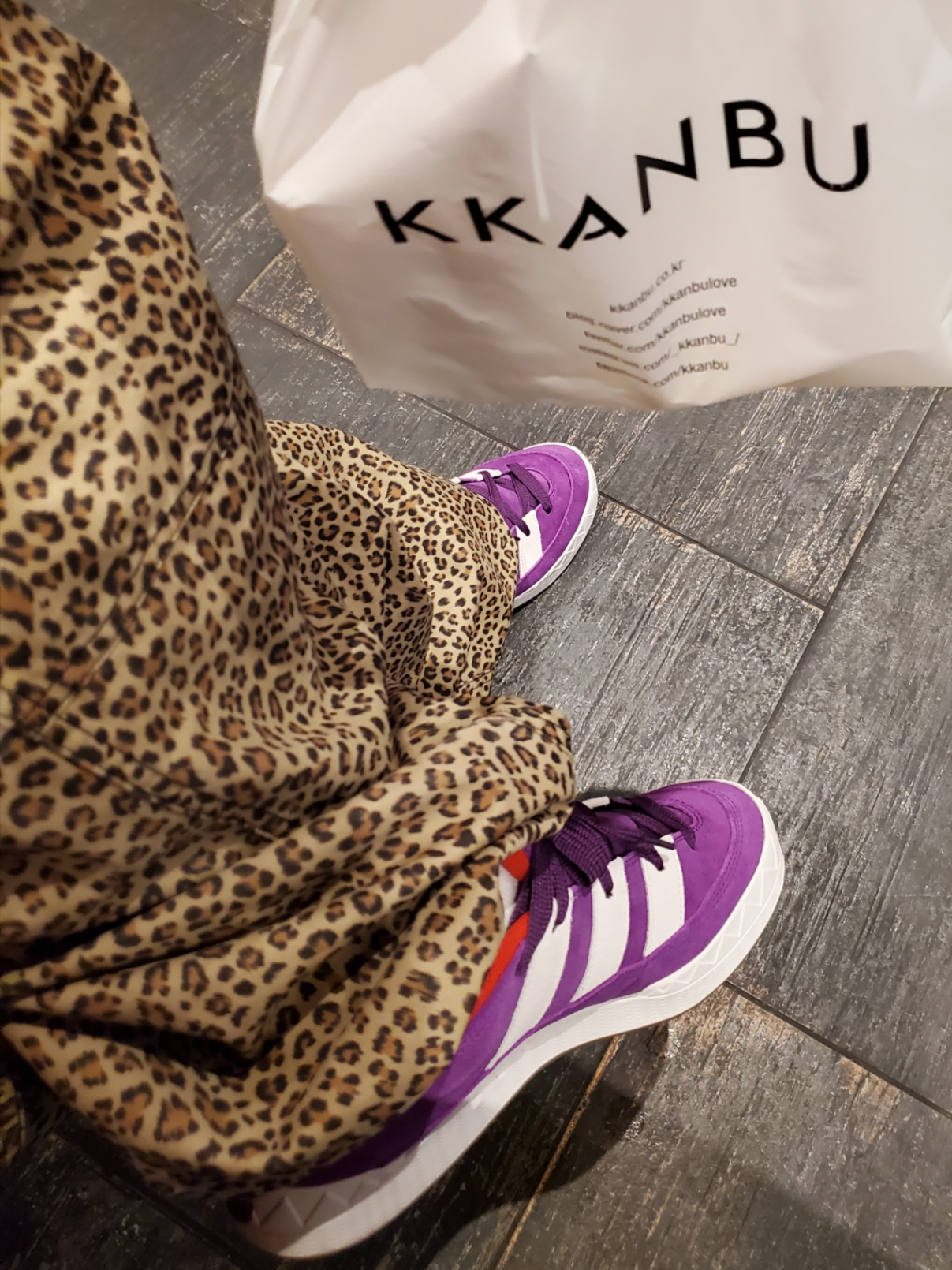 Adidas x Atmos Adimatic Glory Purple 착용 스타일 - 4