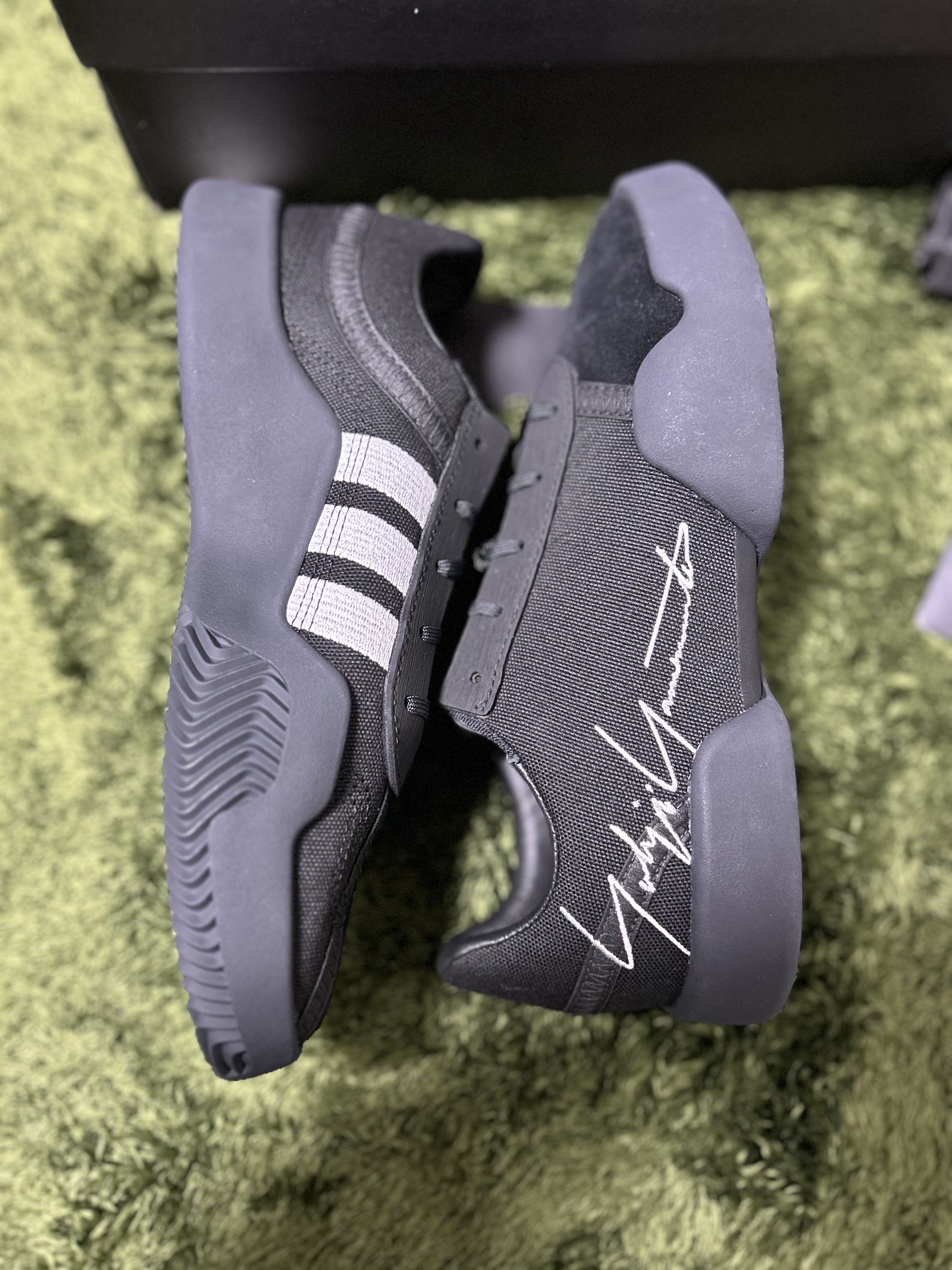 Y-3 Yunu Black Cloud White 착용 스타일 - 5