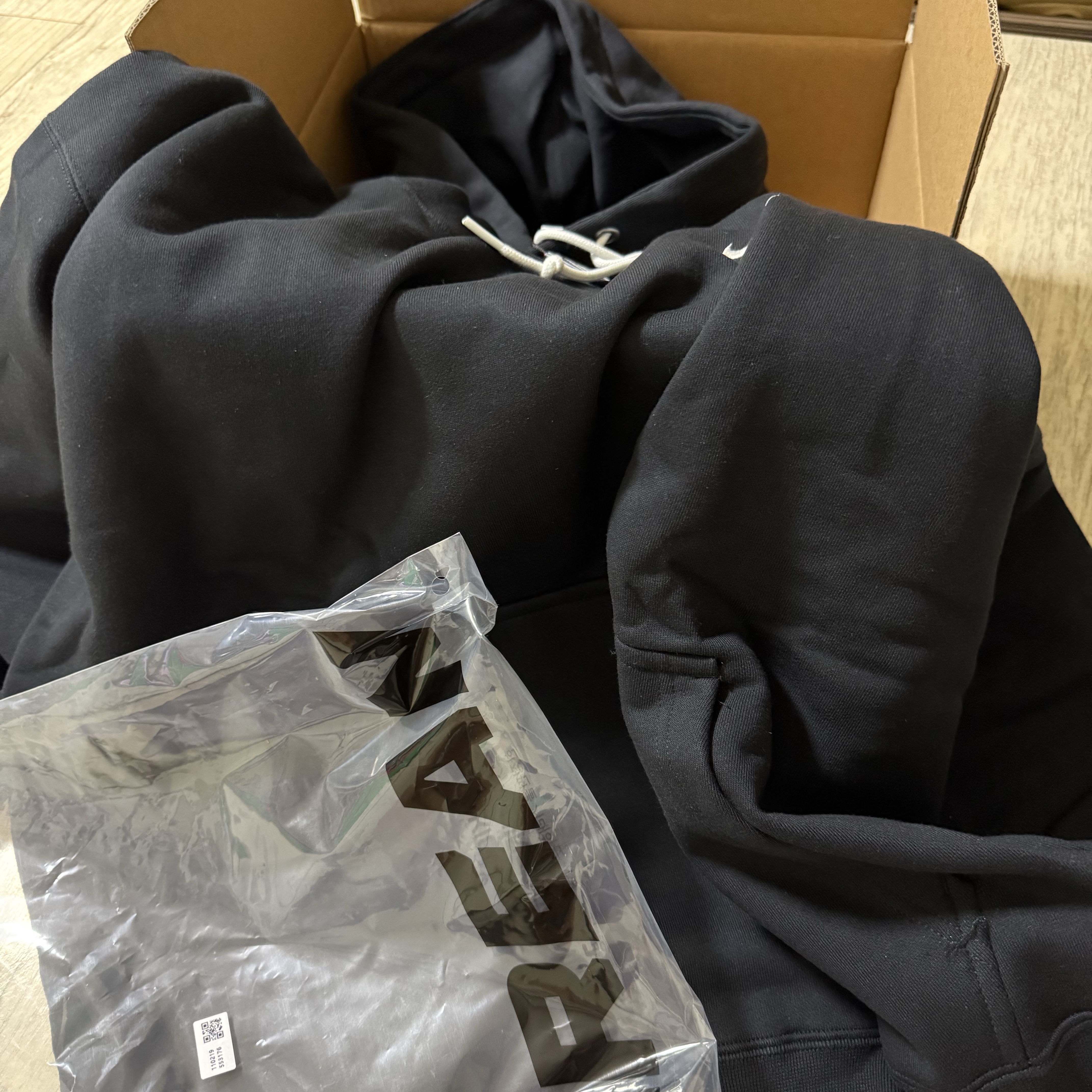 Nike Solo Swoosh Fleece Pullover Hoodie Black - Asia 착용 스타일 - 2
