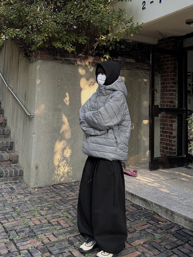 Nike x Stussy Air Penny II Rattan and Limestone, Stussy Basic Skullcap Beanie Black 착용 스타일 - 2