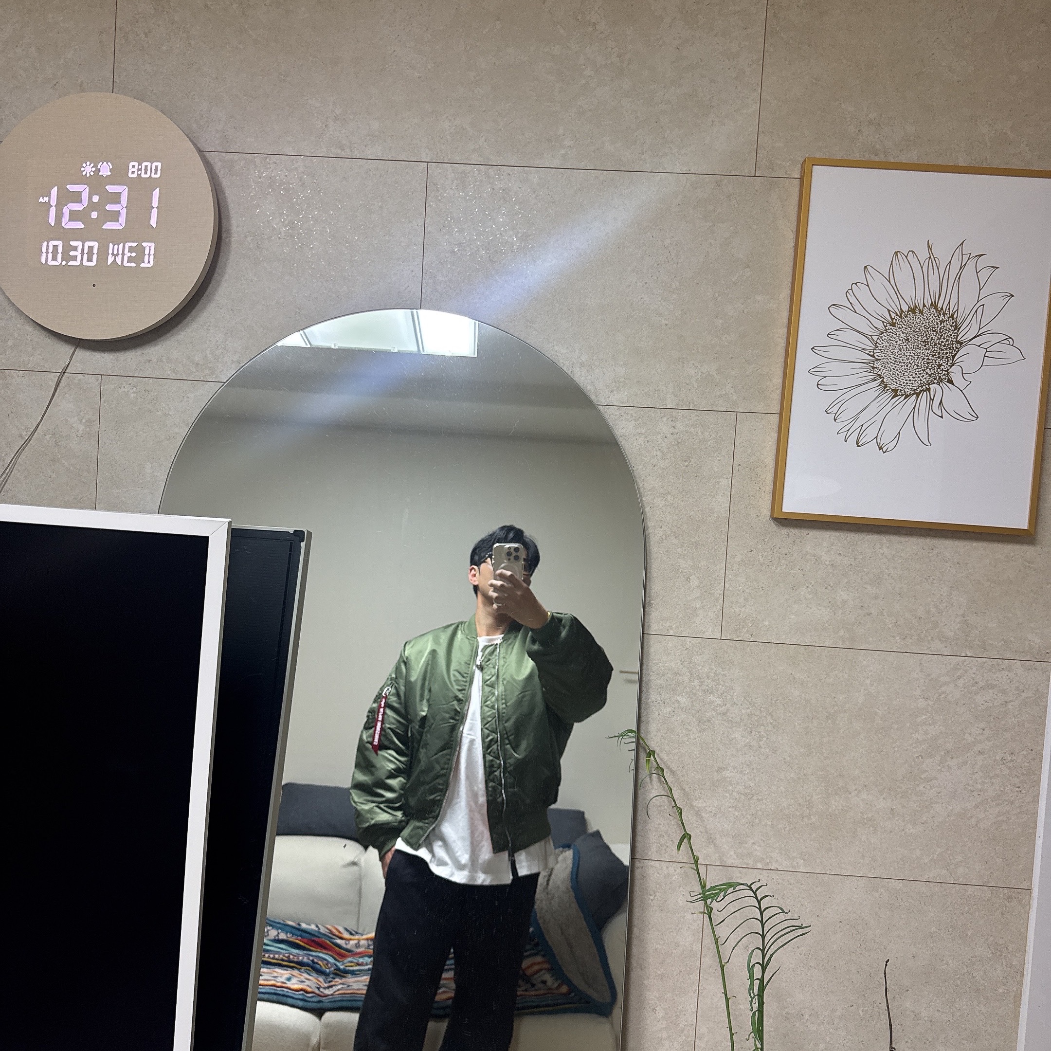 ALPHA INDUSTRIES MA-1 Flight Jacket Sage 착용 스타일