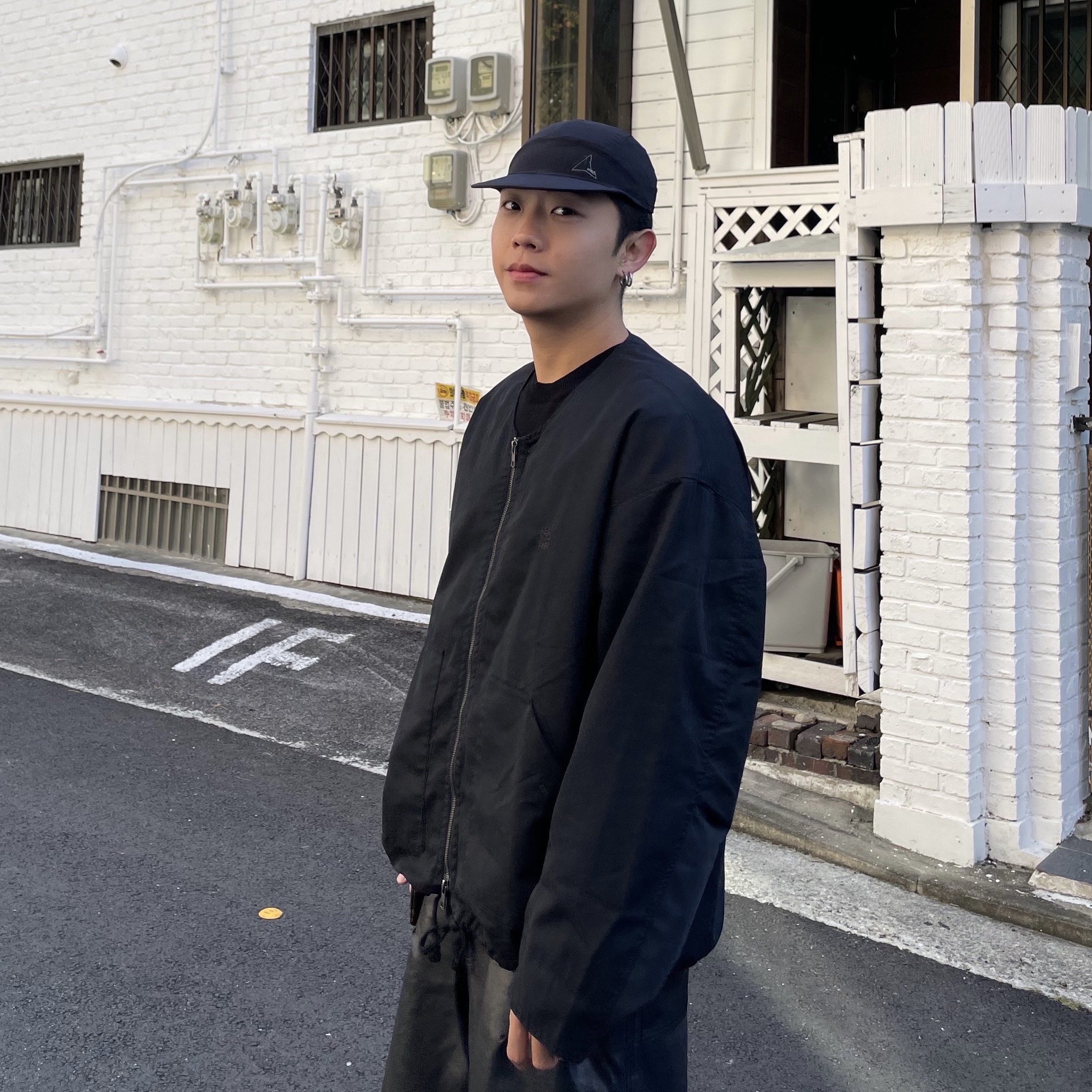 Polyteru Human Index Human Loosed Half Zip Knit Gray 착용 스타일 - 2