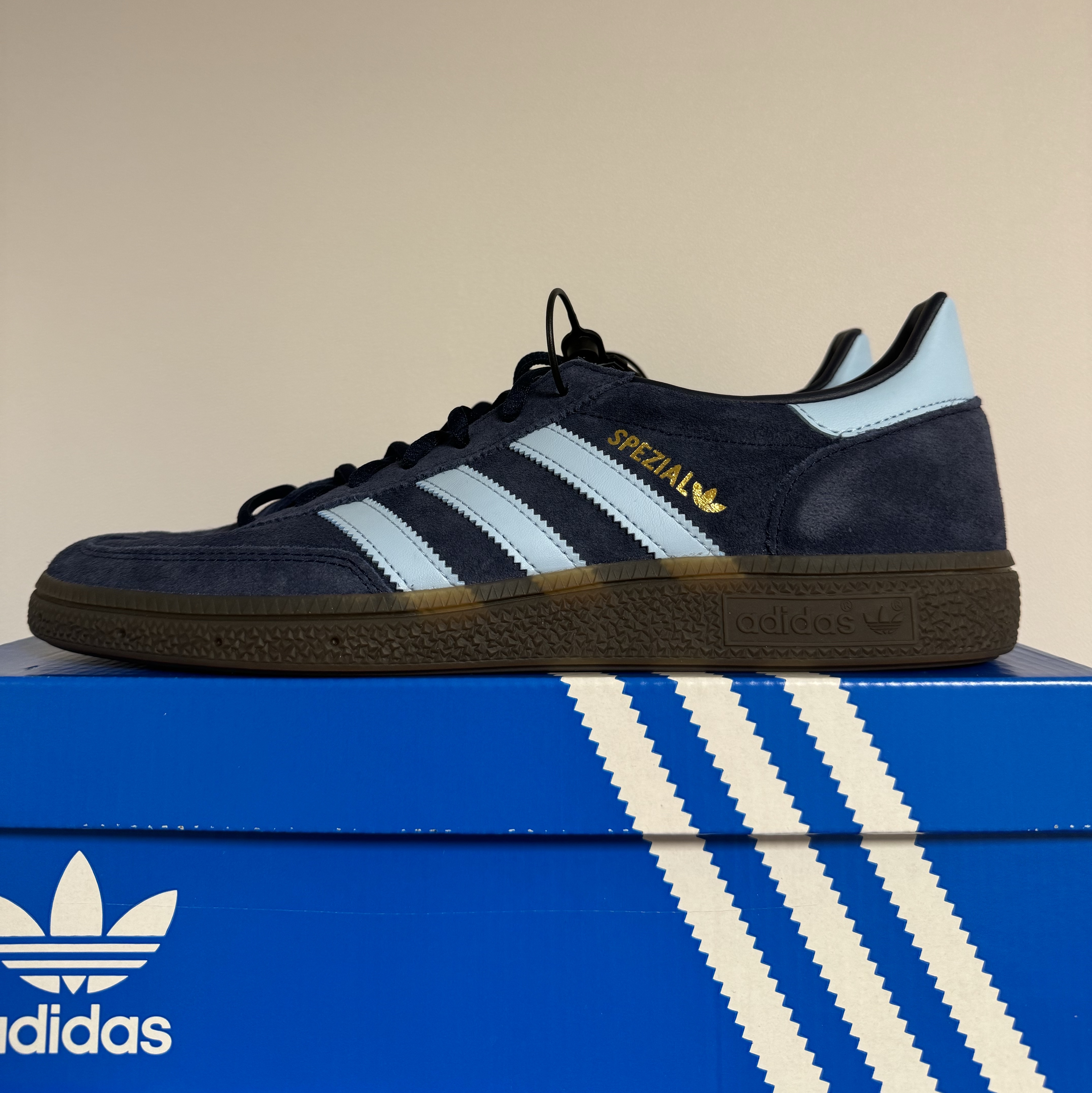 Adidas Spezial Handball Collegiate Navy 착용 스타일