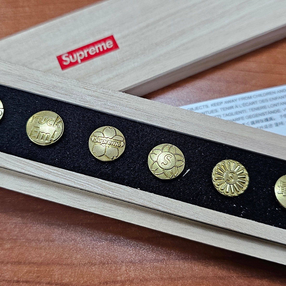 Supreme CDW Push Pin Set Brass - 24FW 착용 스타일 - 2