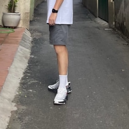 Hoka Speedgoat 5 White Black 착용 스타일