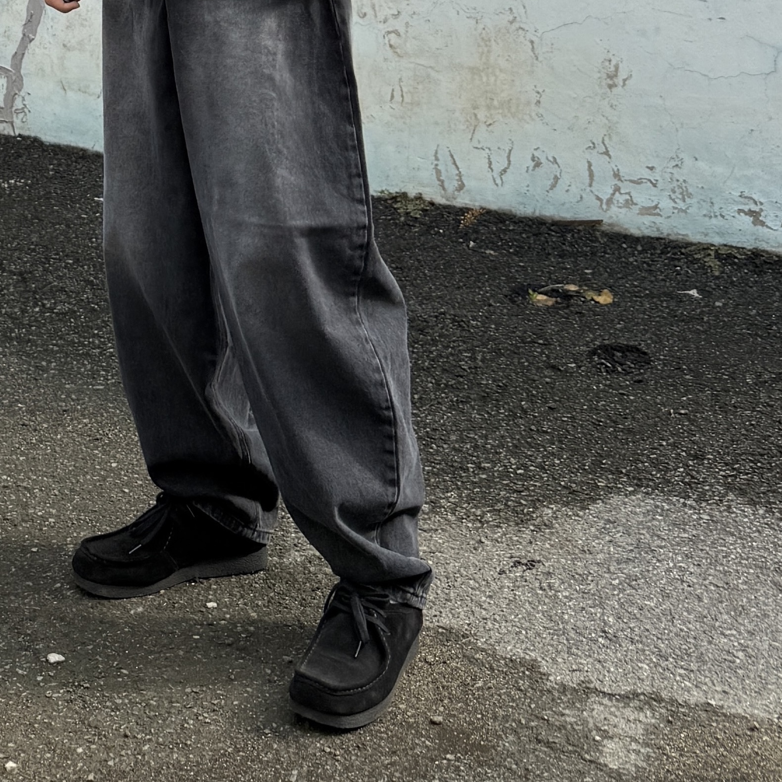 GU Real Leather Moccasin Shoes Black 착용 스타일