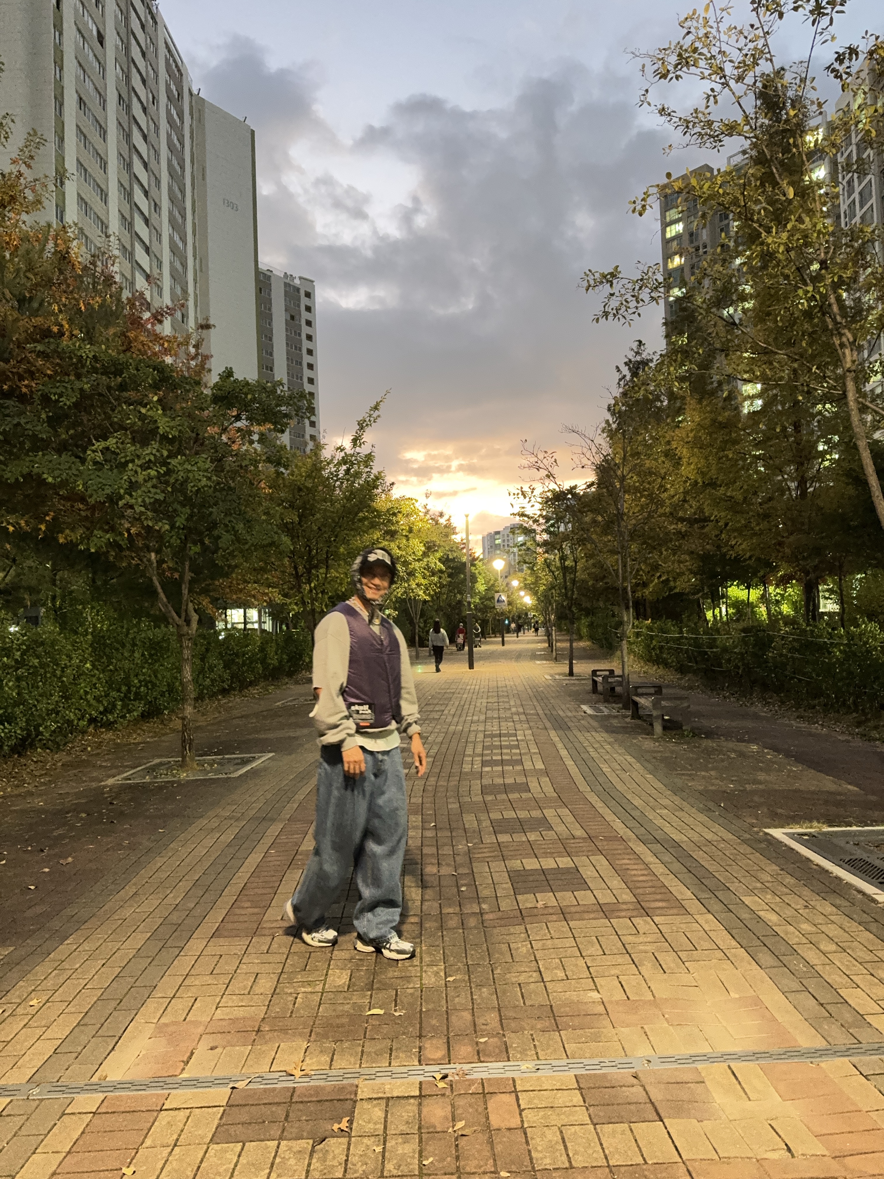 Stussy Stu Arch Strapback Cap Black, Nike ACG Primaloft Skull Peak Reversible Vest Black Dark Raisin - Asia 착용 스타일 - 6