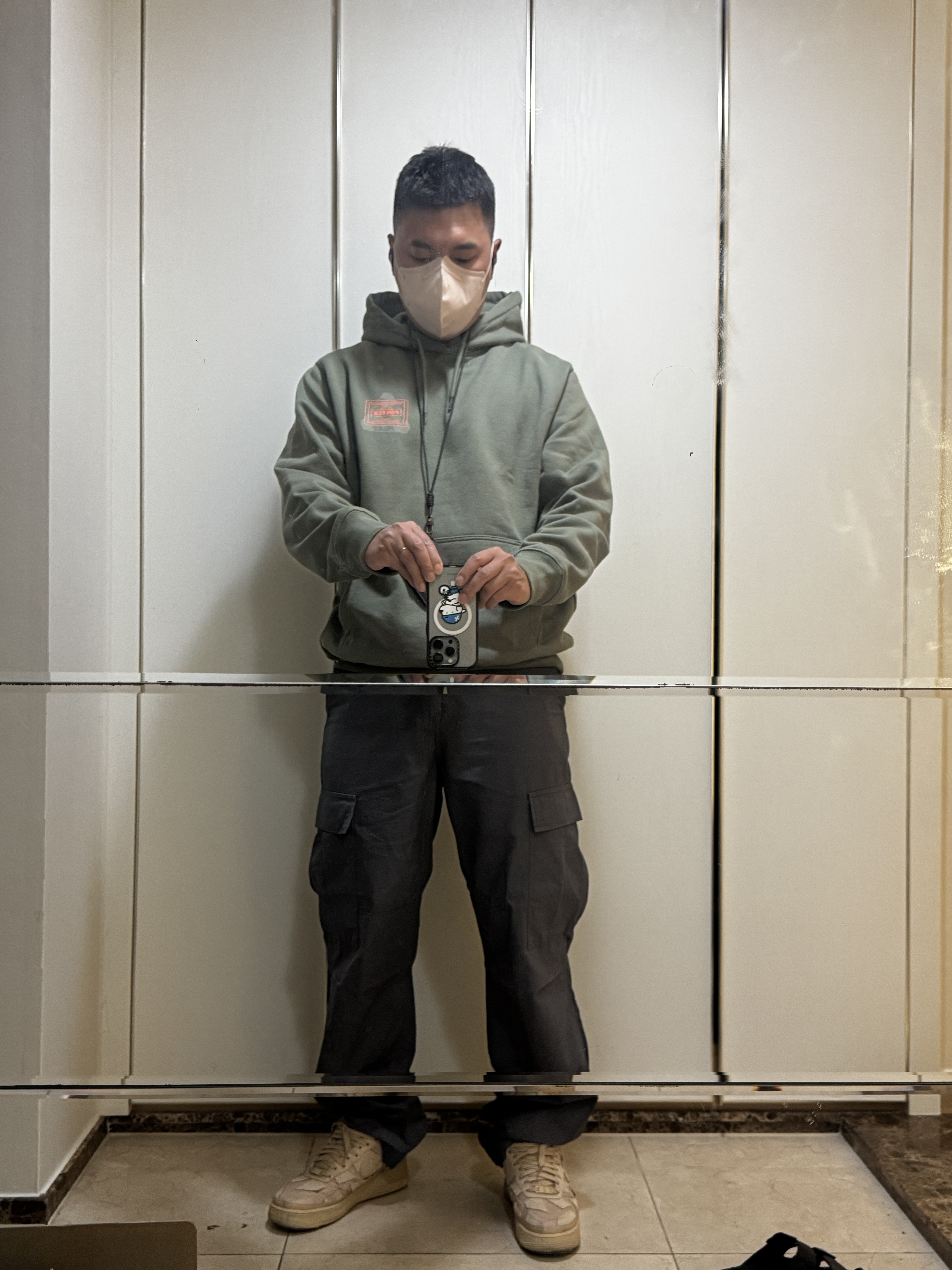 Palace x Porter Hoodie Olive - 24FW, Nike x Billie Eilish Air Force 1 Low '07 SP Mushroom 착용 스타일 - 1