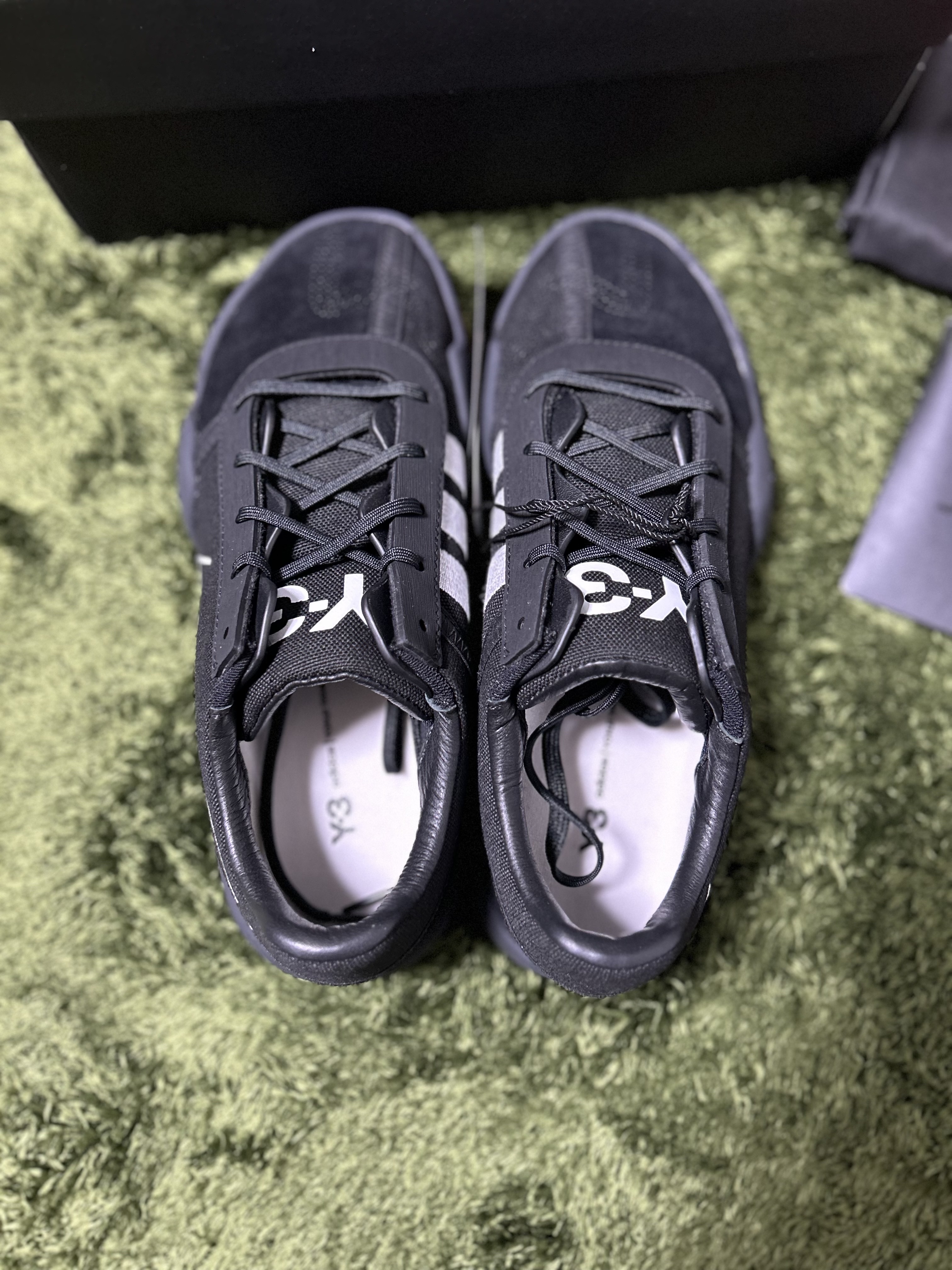 Y-3 Yunu Black Cloud White 착용 스타일 - 3