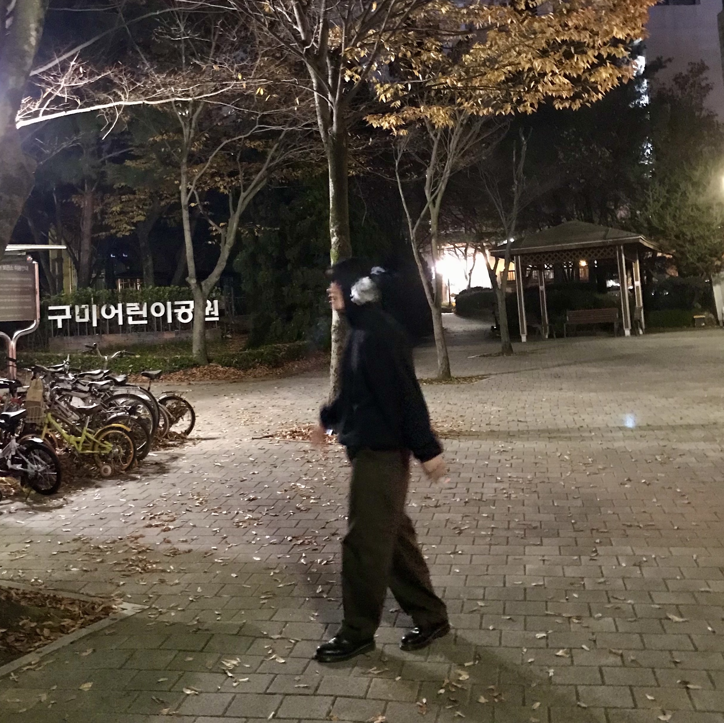 Dr. Martens 1461 Smooth Black, Yeezy YZY Hoodie Black 착용 스타일 - 2