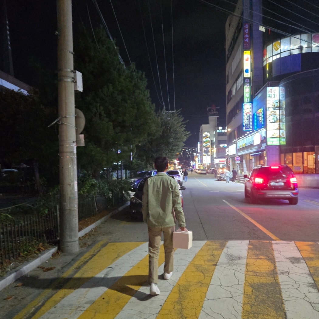 Dickies Original 874 Work Pant Khaki, Stone Island 10304 Garment Dyed Stretch Cotton Overshirt Sage Green - 23SS 착용 스타일 - 2