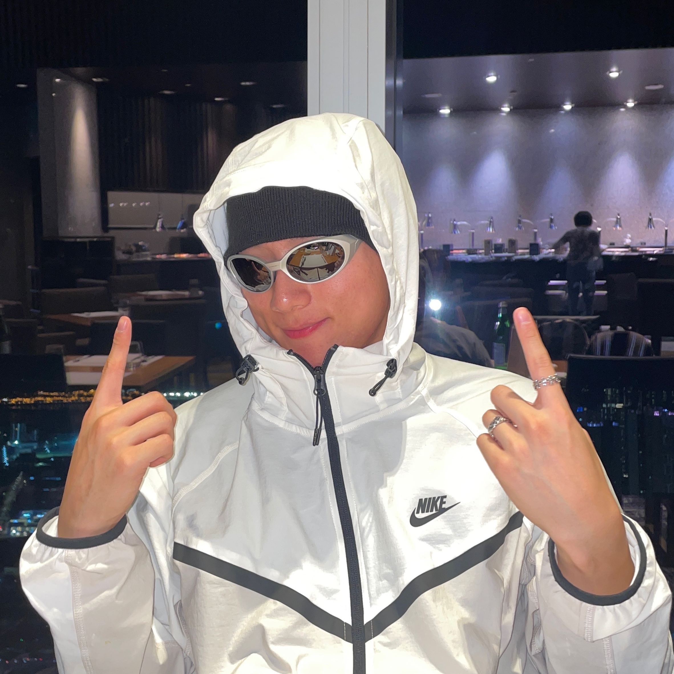 Oakley Eye Jacket Redux Silver Frame Prizm Black Polarized Lenses High Bridge Fit 착용 스타일 - 1