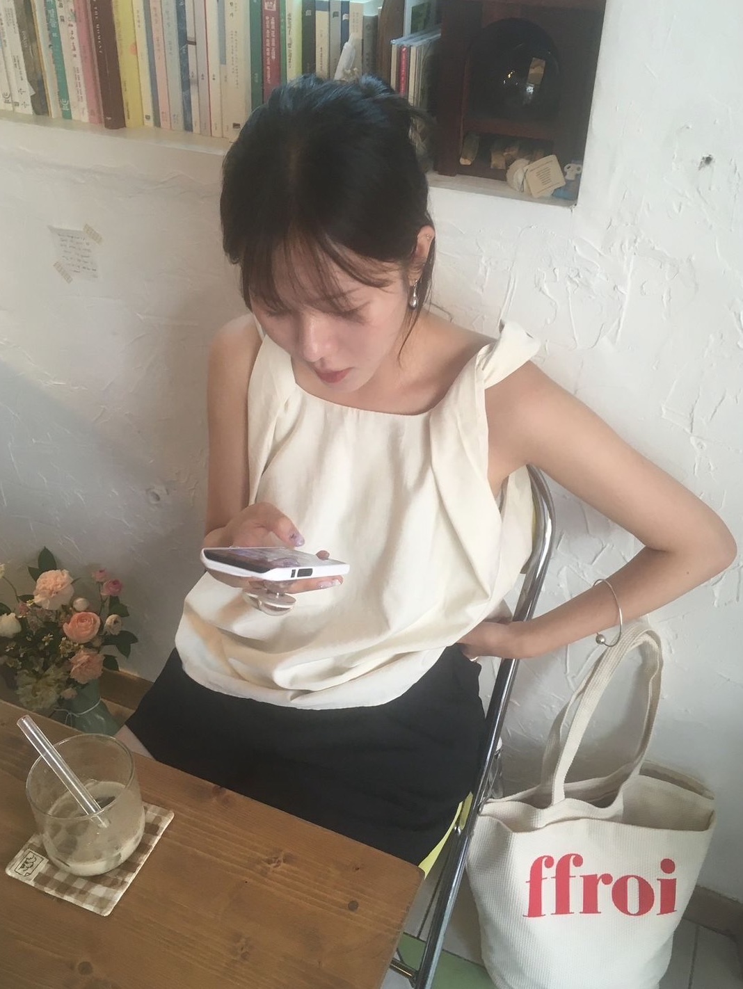 FFROI Eco Tote Ivory 착용 스타일