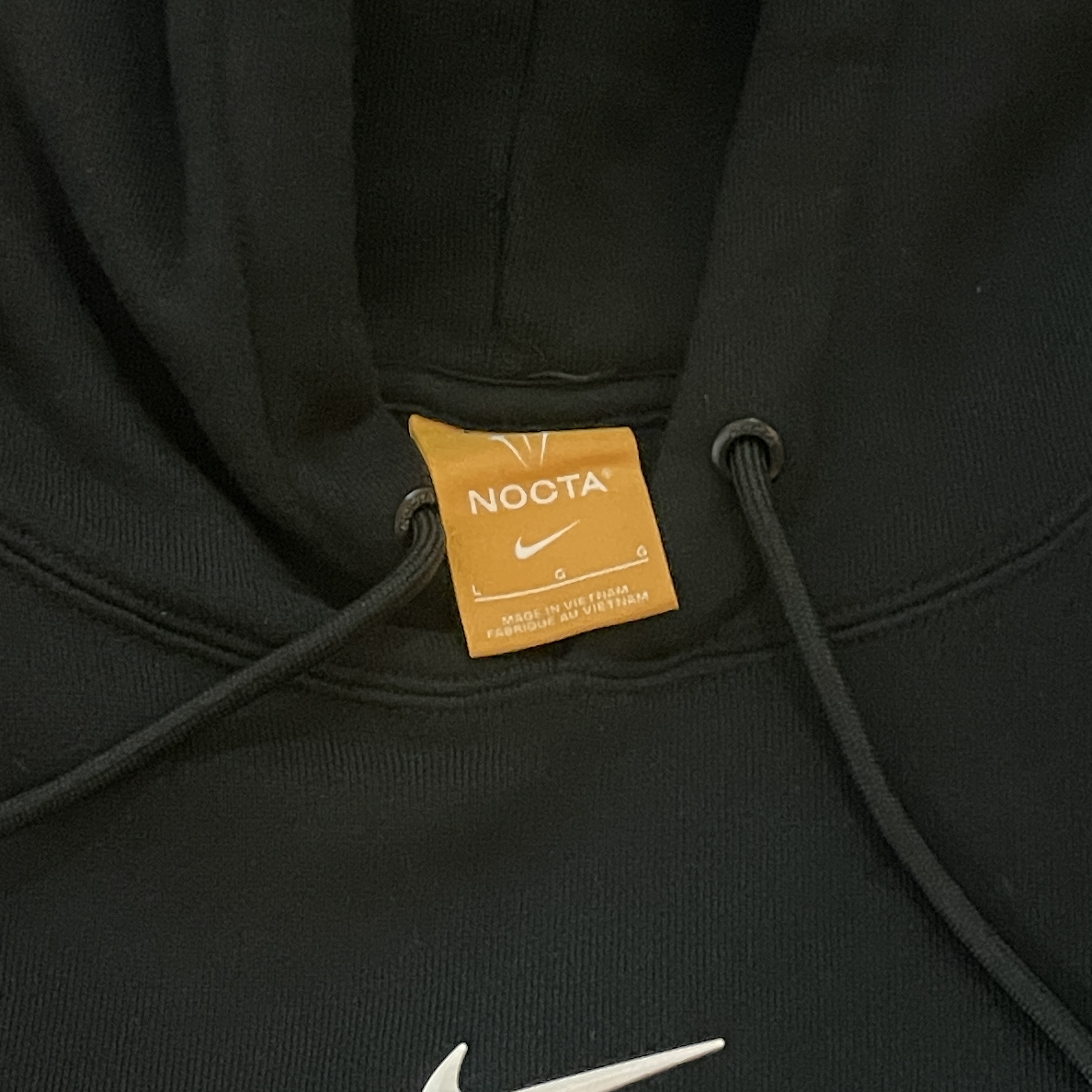 Nike x Drake Nocta Fleece Hoodie Black (FN7659-010) 착용 스타일 - 2
