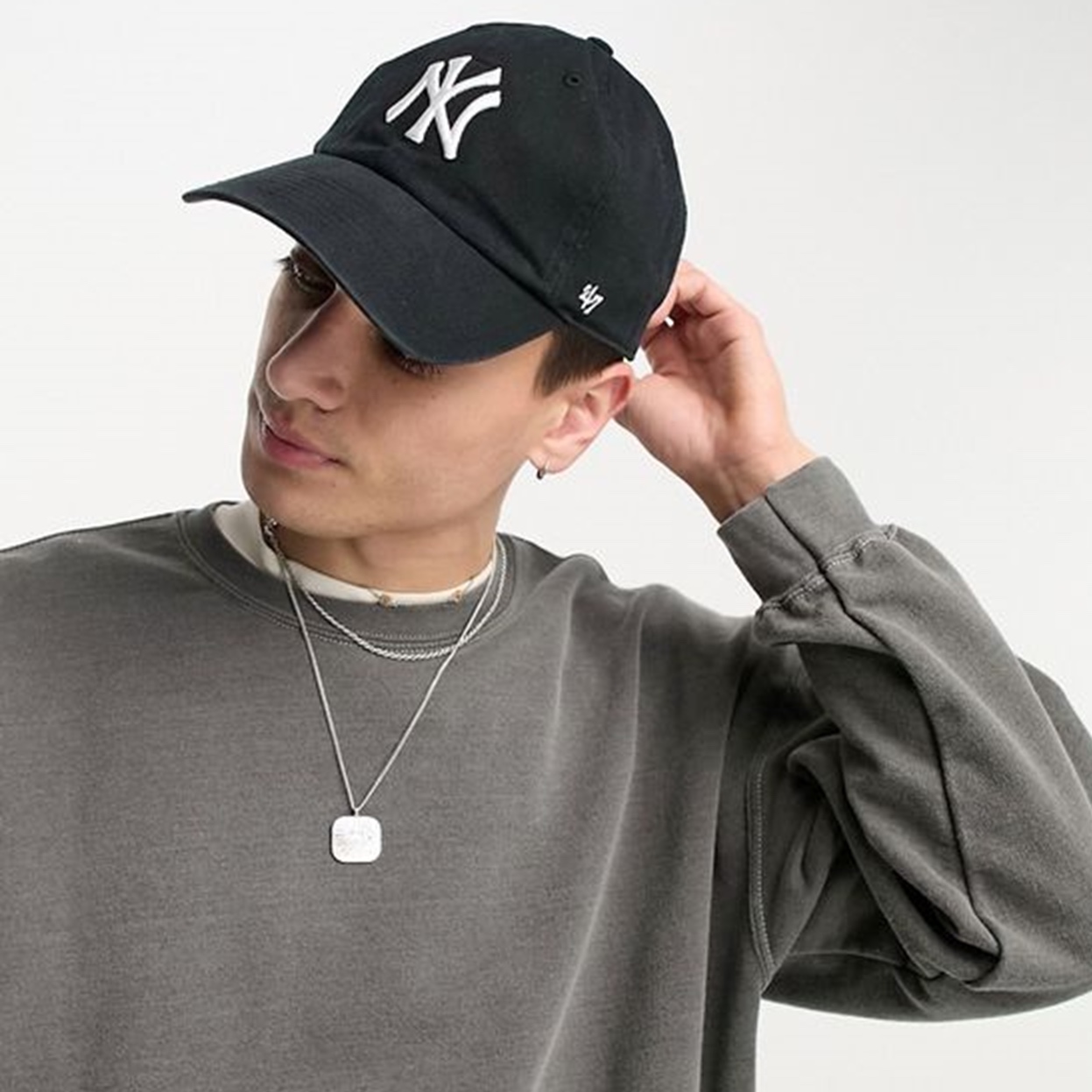 New Era 59Fifty MLB Authentic New York Yankees Game Navy, New Era 59Fifty MLB Seoul Series LA Dodgers Dark Royal 착용 스타일 - 9