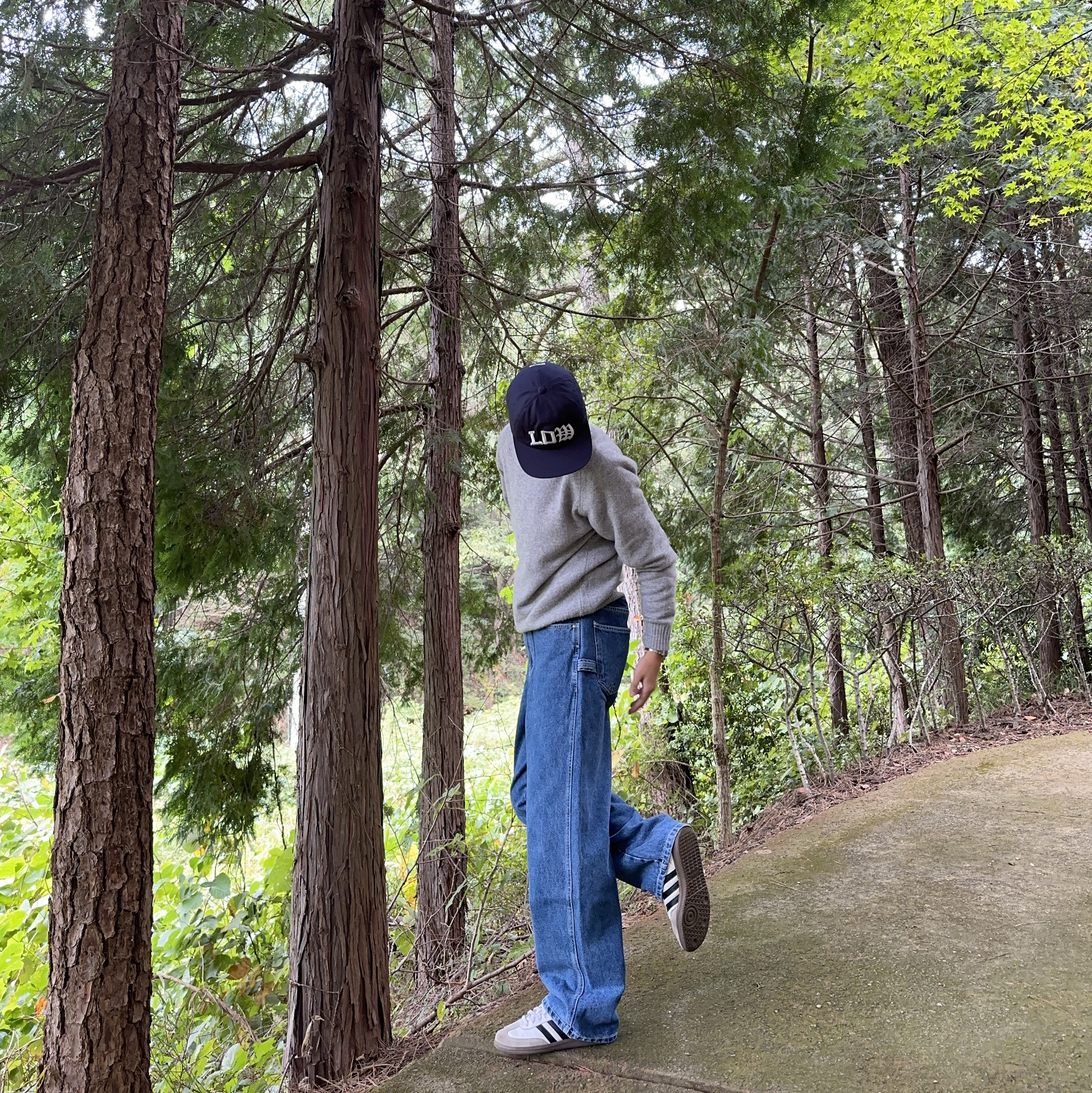 Suade Baggy Denim Blue 착용 스타일 - 2