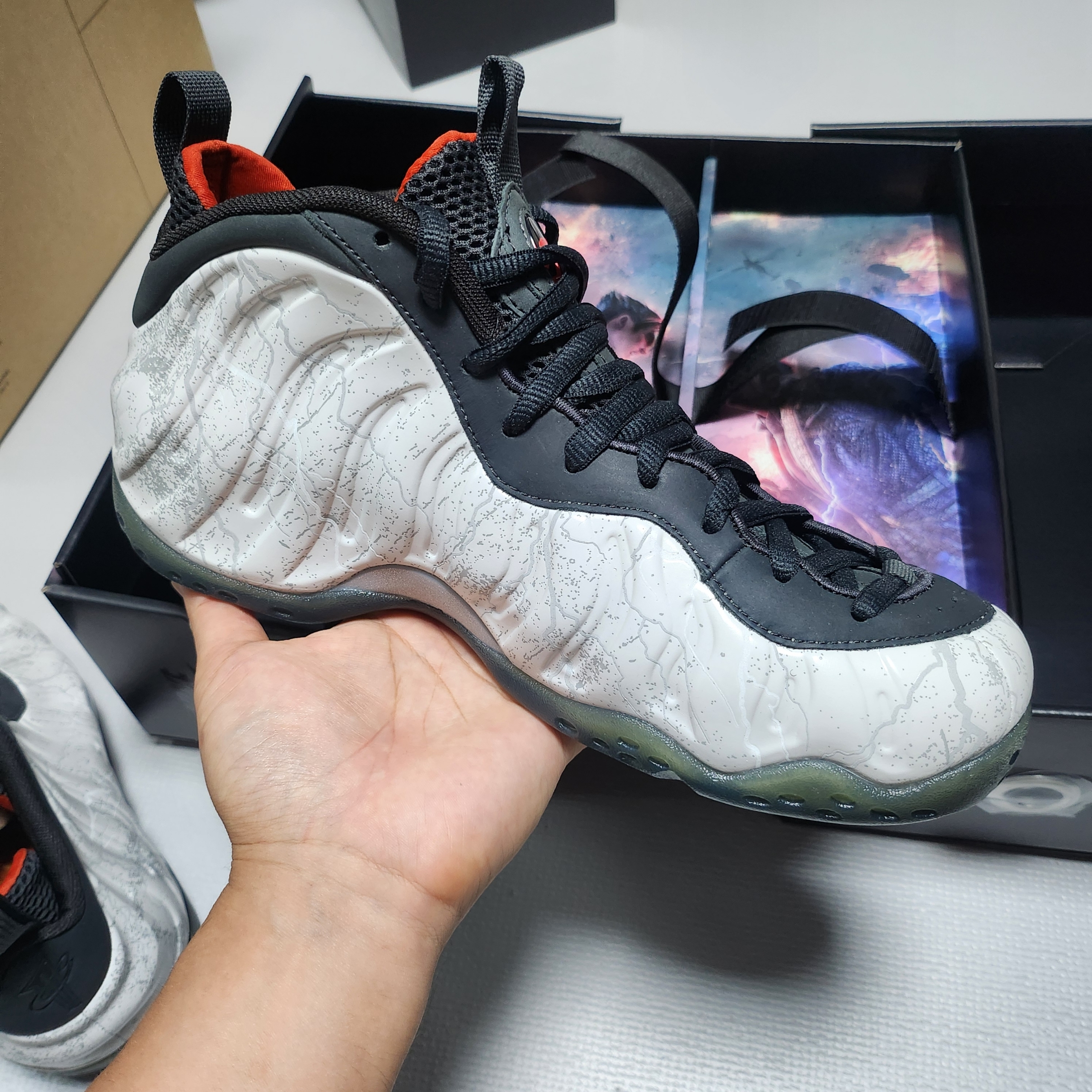 Nike x Tekken 8 Air Foamposite One PRM Jin 착용 스타일 - 4