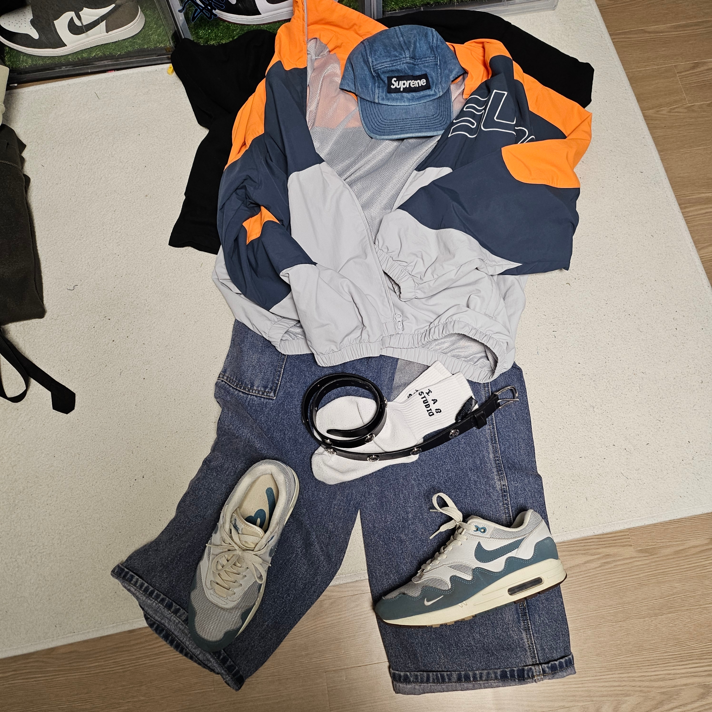 Stussy SS Link Studded Belt Black, Supreme Curve Track Jacket Grey - 24SS 착용 스타일 - 5