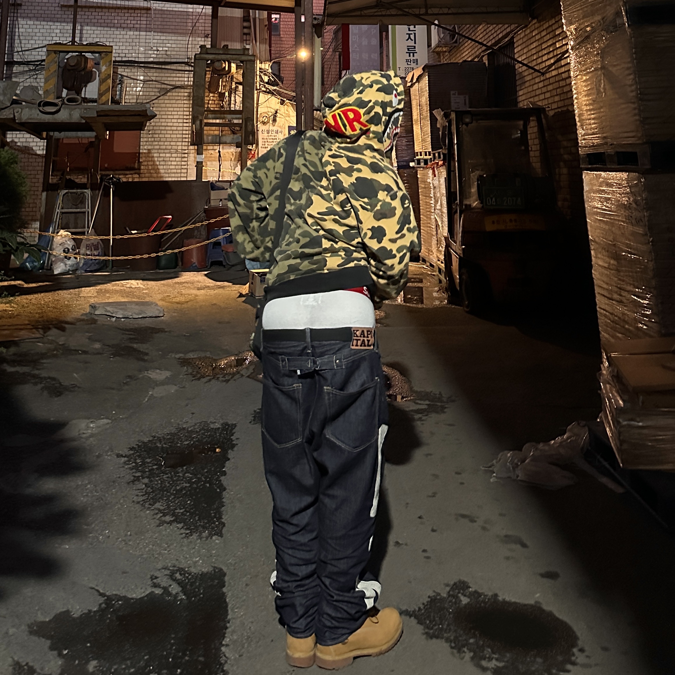 BAPE 1st Camo Shark Full Zip Hoodie Yellow, BAPE 1st Camo Shark Full Zip Hoodie Army Green 착용 스타일 - 3