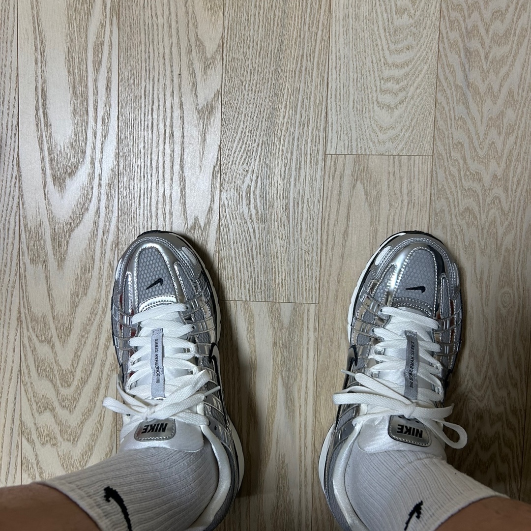 Nike P-6000 Metallic Silver 착용 스타일 - 2