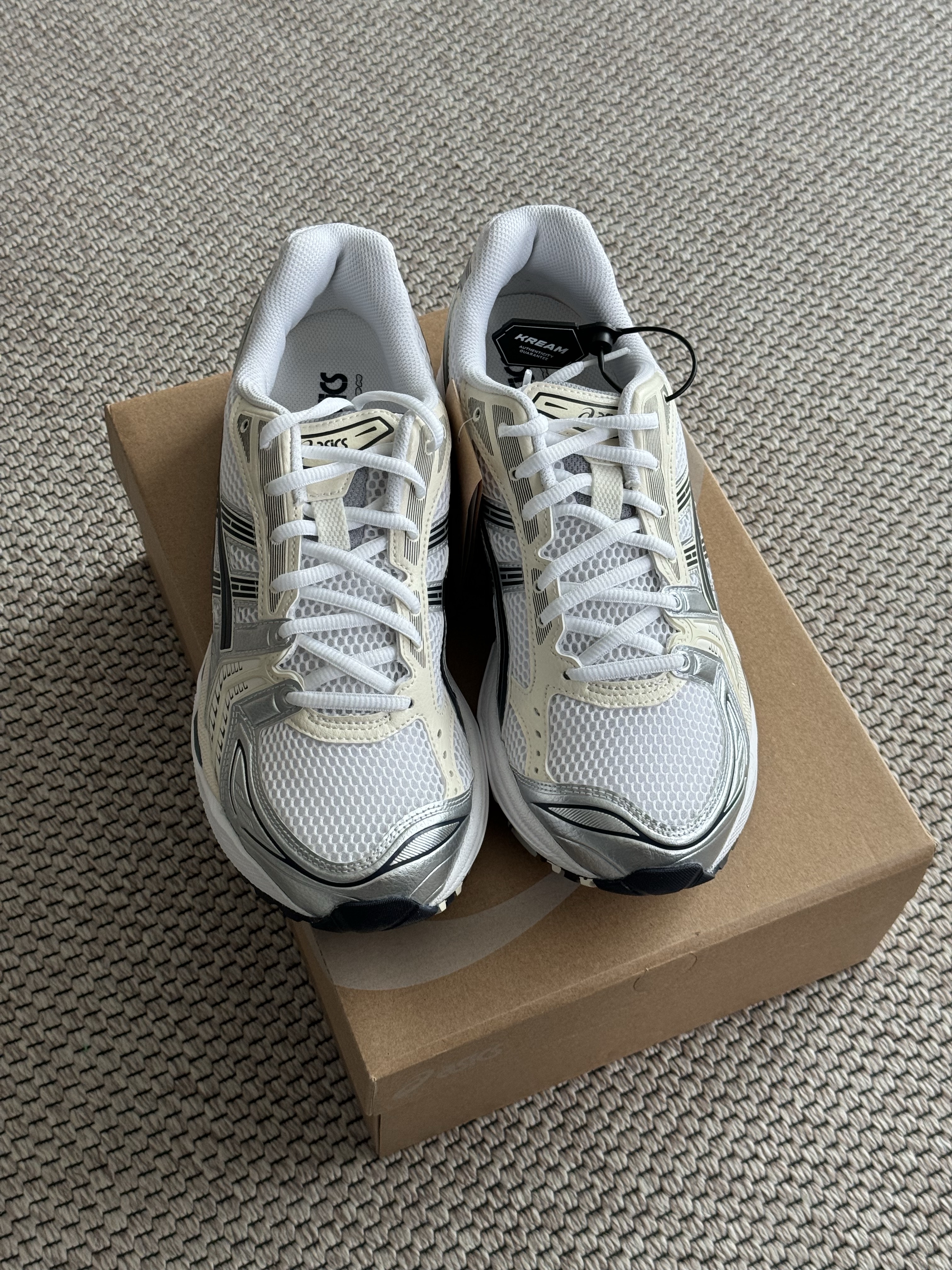 (W) Asics Gel-Kayano 14 White Midnight 착용 스타일 - 1