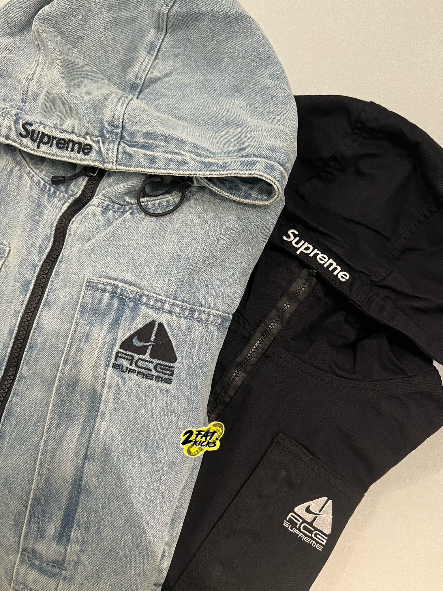 Supreme x Nike ACG Denim Pullover Washed Blue - 22FW, Supreme x Nike ACG Denim Pullover Black - 22FW 착용 스타일 - 1