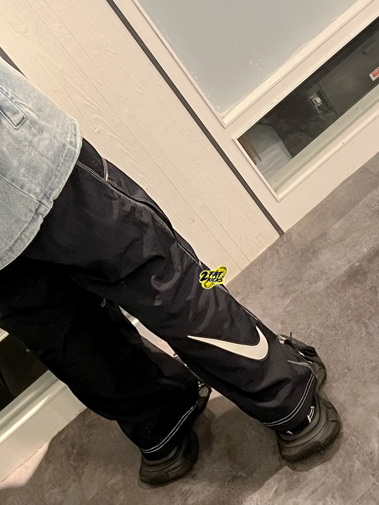 Supreme x Nike Ripstop Track Pants Black - 24SS 착용 스타일 - 2