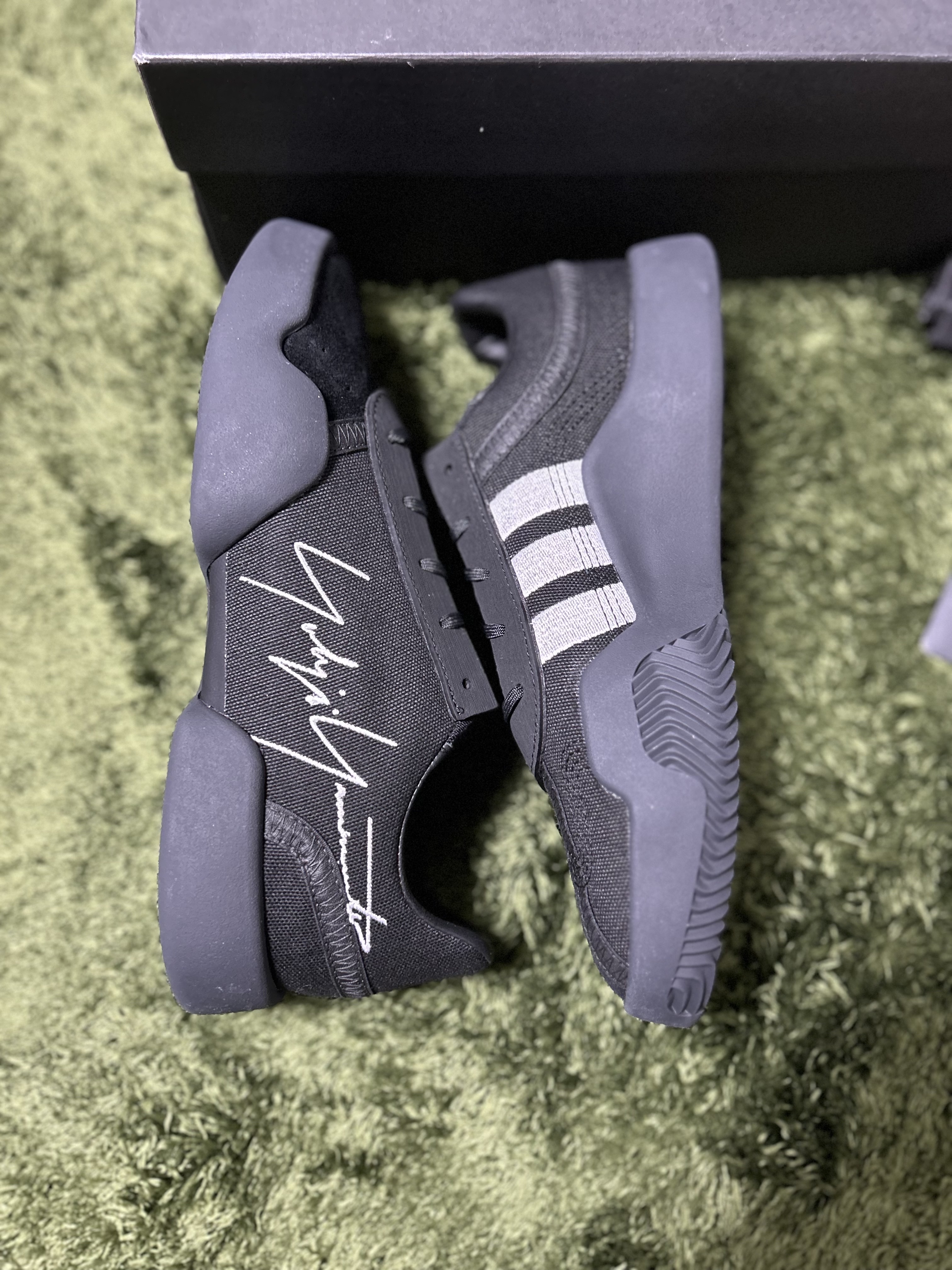 Y-3 Yunu Black Cloud White 착용 스타일 - 4
