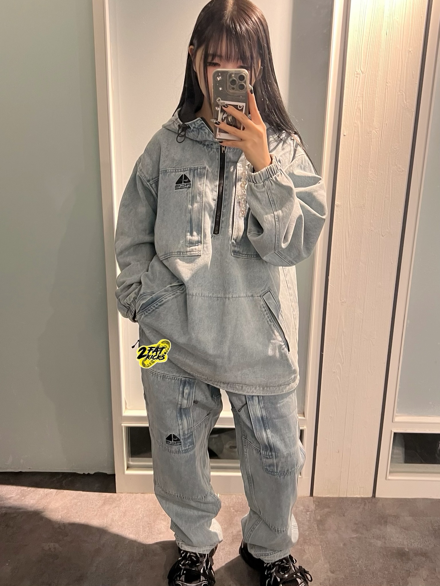 Supreme x Nike ACG Belted Denim Pants Washed Blue - 22FW, Supreme x Nike ACG Belted Denim Pants Black - 22FW 착용 스타일 - 2
