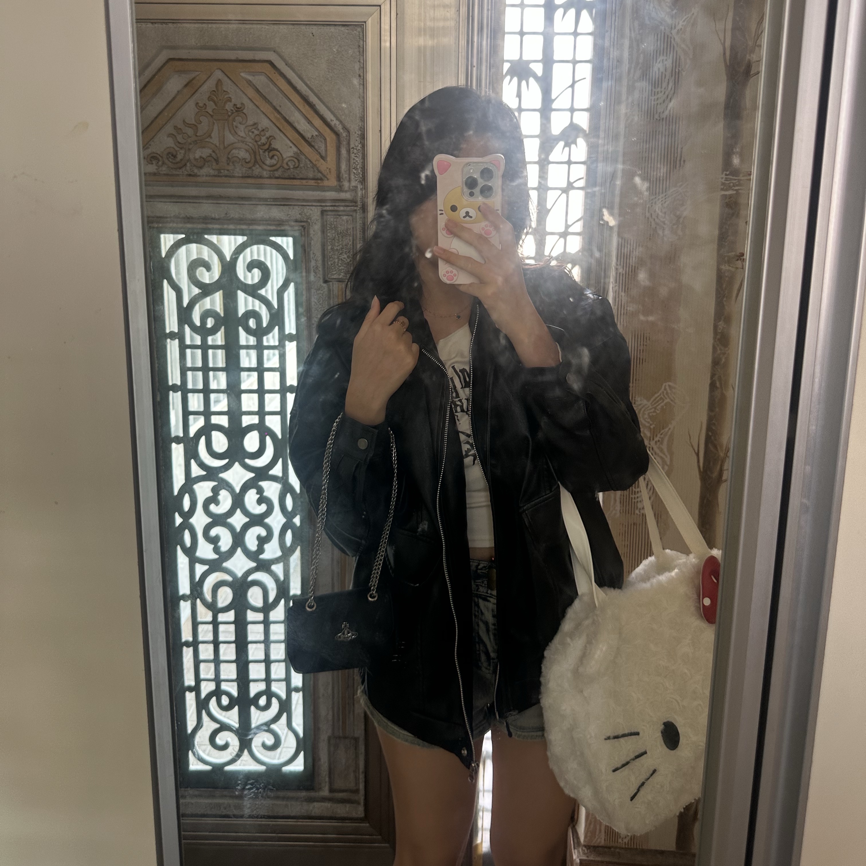 Vivienne Westwood Saffiano Biogreen Small Purse Cross Bag Black, Adidas Samba OG Cloud White 착용 스타일 - 1