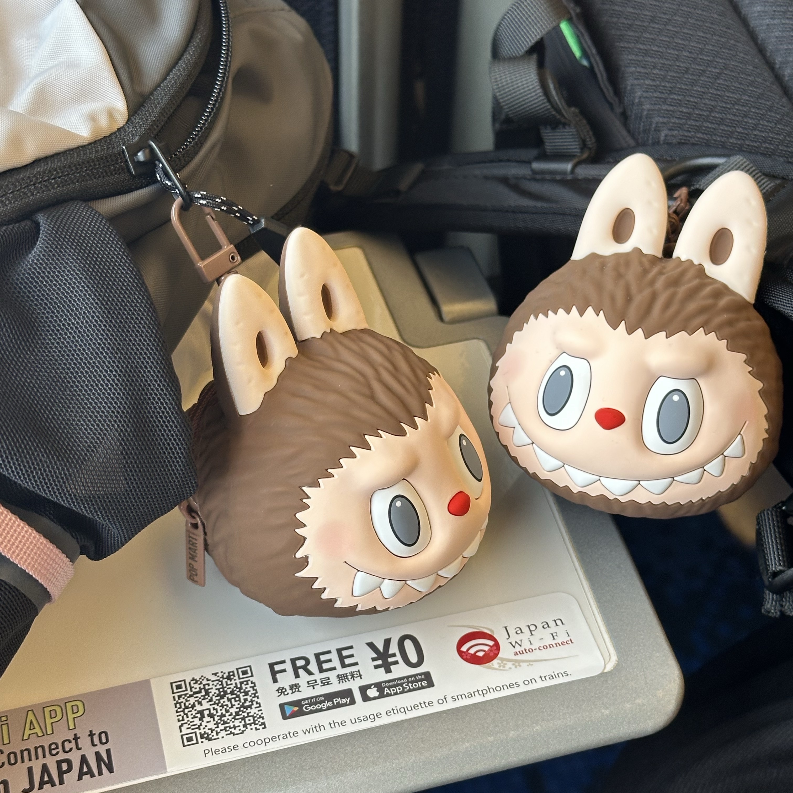 Pop Mart Labubu Original Silicone Earphone Bag Brown 착용 스타일