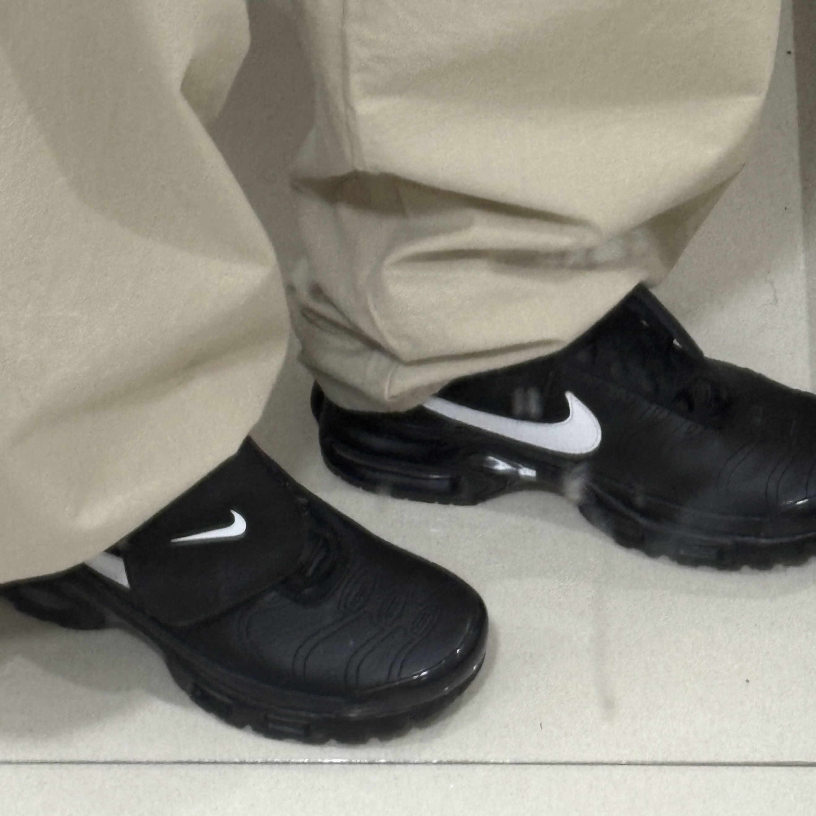 (W) Nike Air Max Plus TNPO Black, Open Yy Camo Ball Cap Khaki 착용 스타일 - 2
