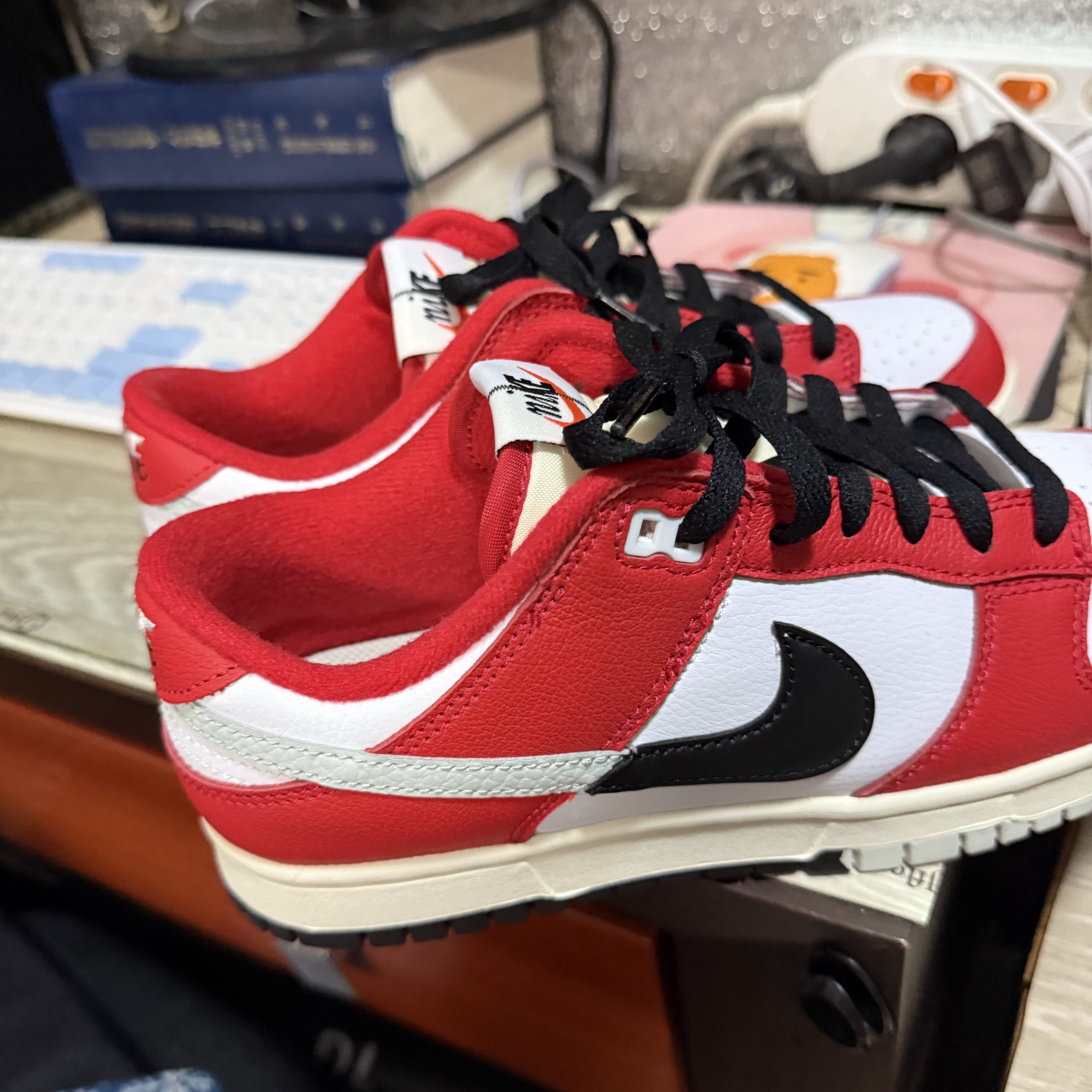 Nike Dunk Low Retro PRM University Red Black 착용 스타일