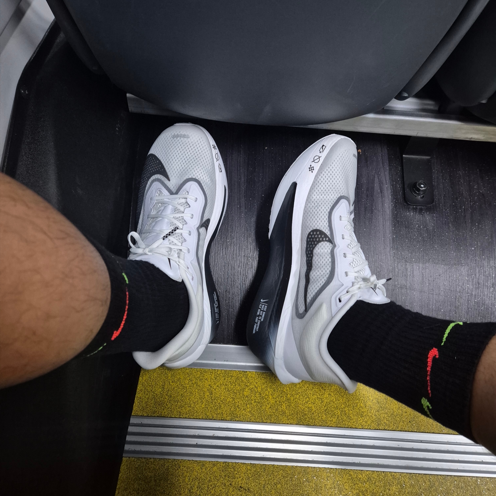 Nike Zoom Fly 6 White Smoke Grey 착용 스타일