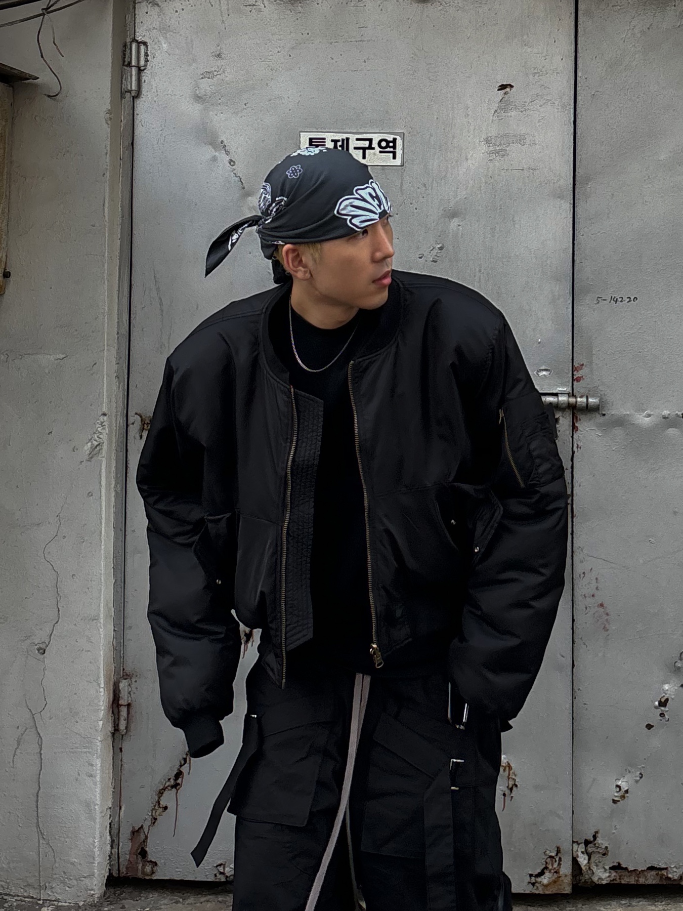 Wapworks Wide Safety Cargo Pants Black 착용 스타일 - 4