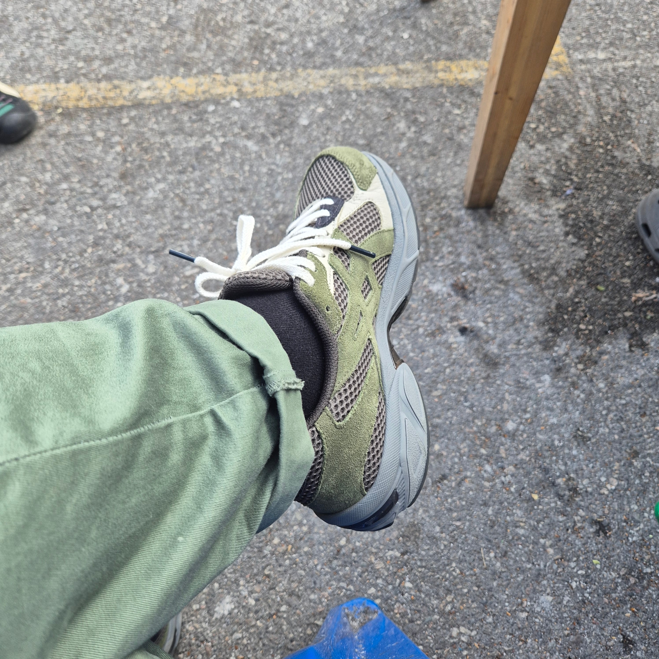 Asics Gel-1130 SMU Olive Canvas Smog Green 착용 스타일 - 2